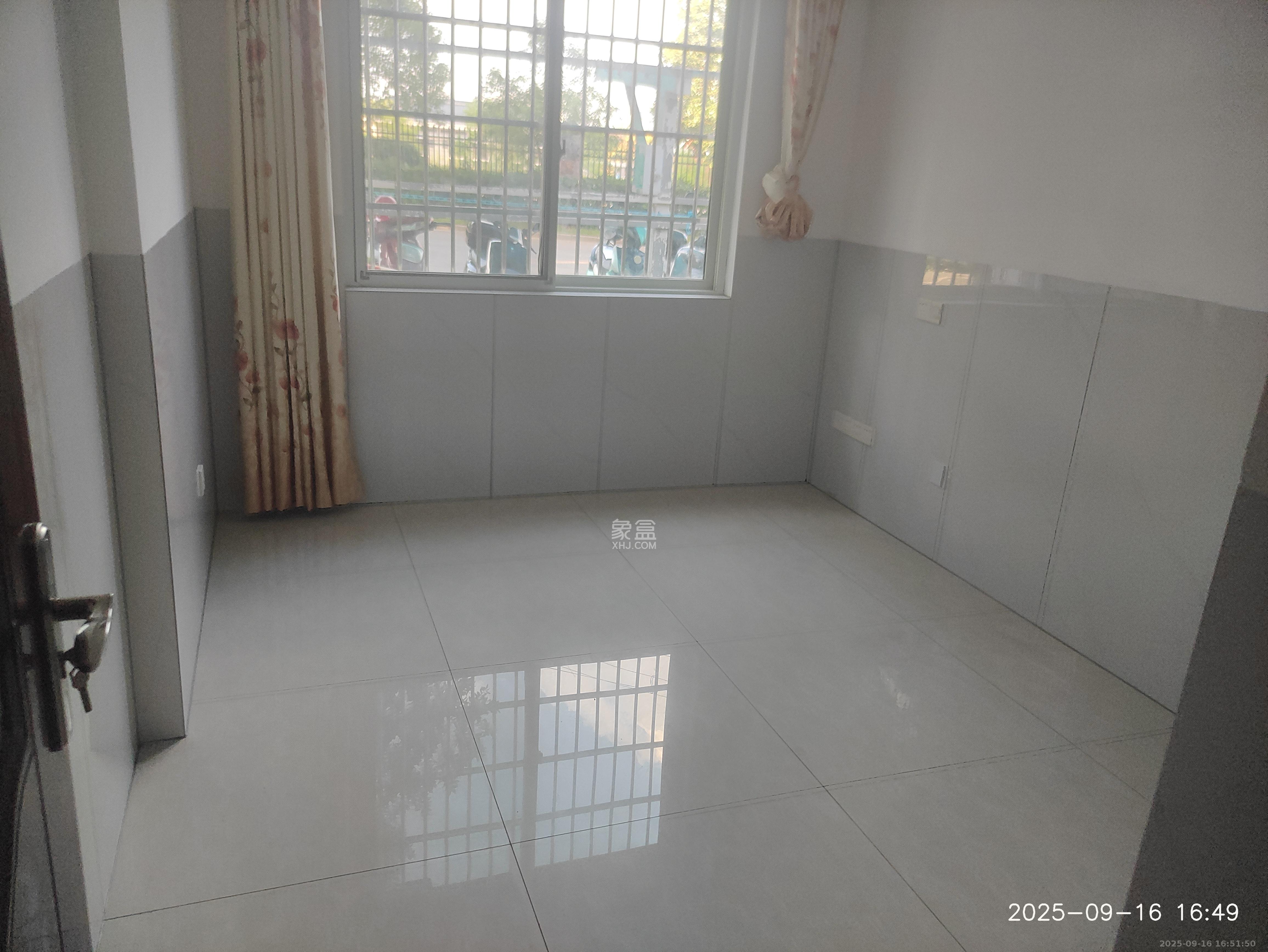 和润园一、二期 3室2厅1卫 2300.0元/月 和润园一、二期 3室2厅1卫 2300.0元/月室内图