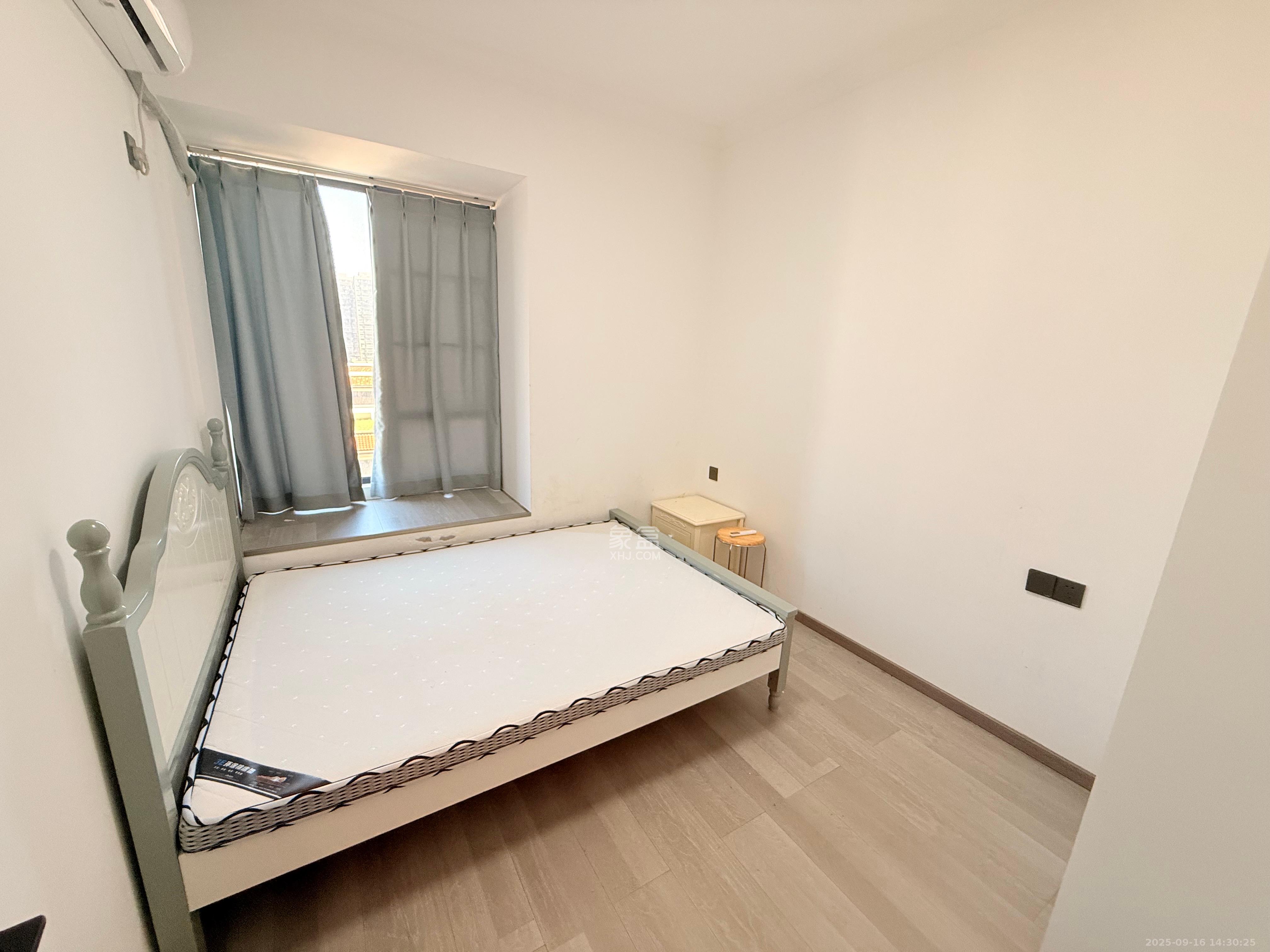 长房东旭国际  4室2厅2卫    3400.0元/月室内图