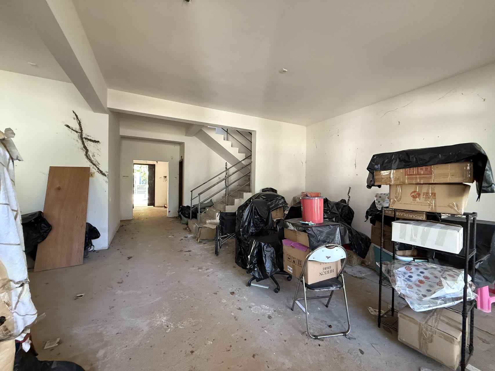 阳光经典 6室2厅5卫 100.0元/月 阳光经典 6室2厅5卫 100.0元/月室内图