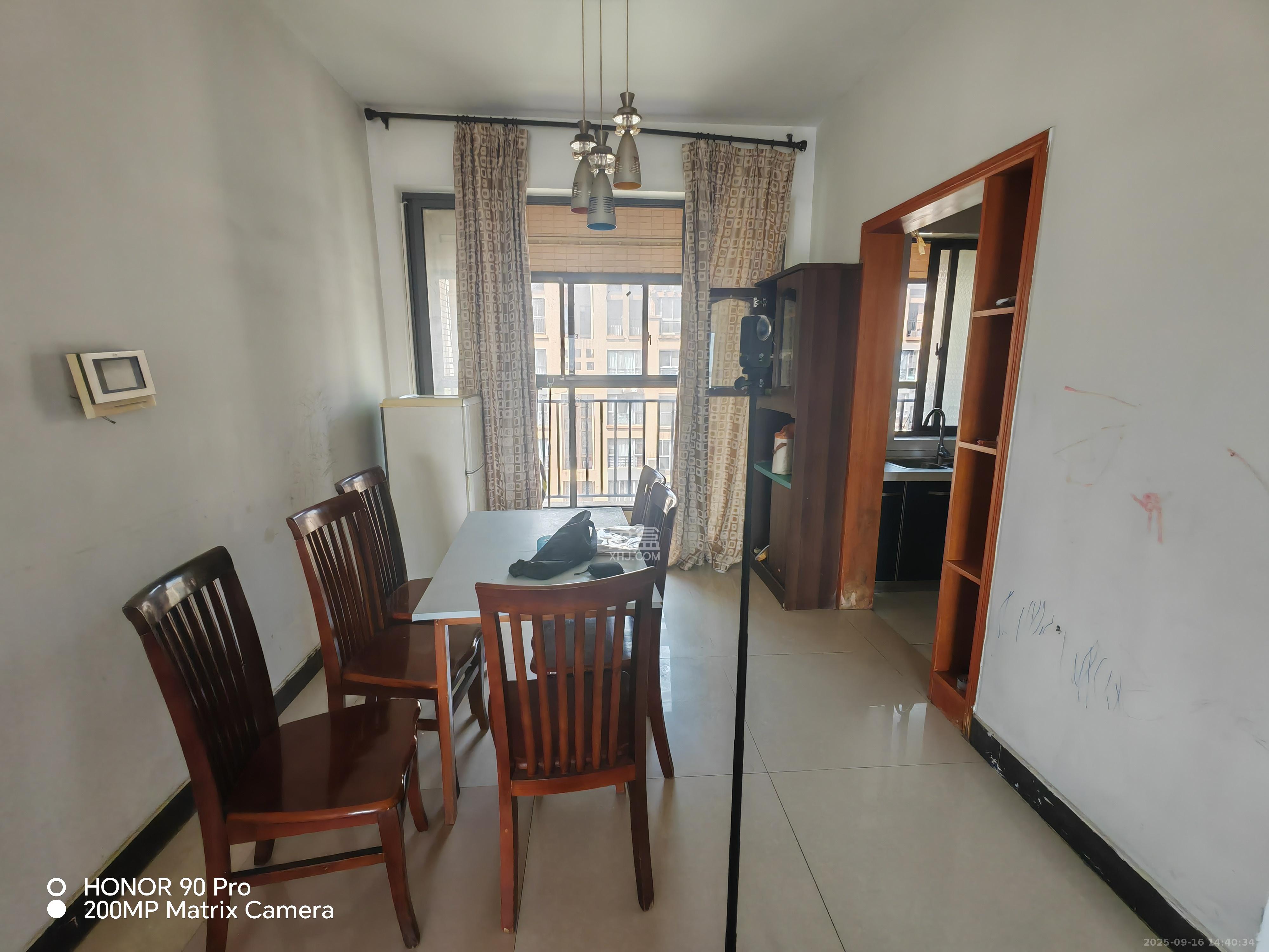 中城丽景香山园  2室2厅1卫    2300.0元/月 中城丽景香山园  2室2厅1卫    2300.0元/月室内图