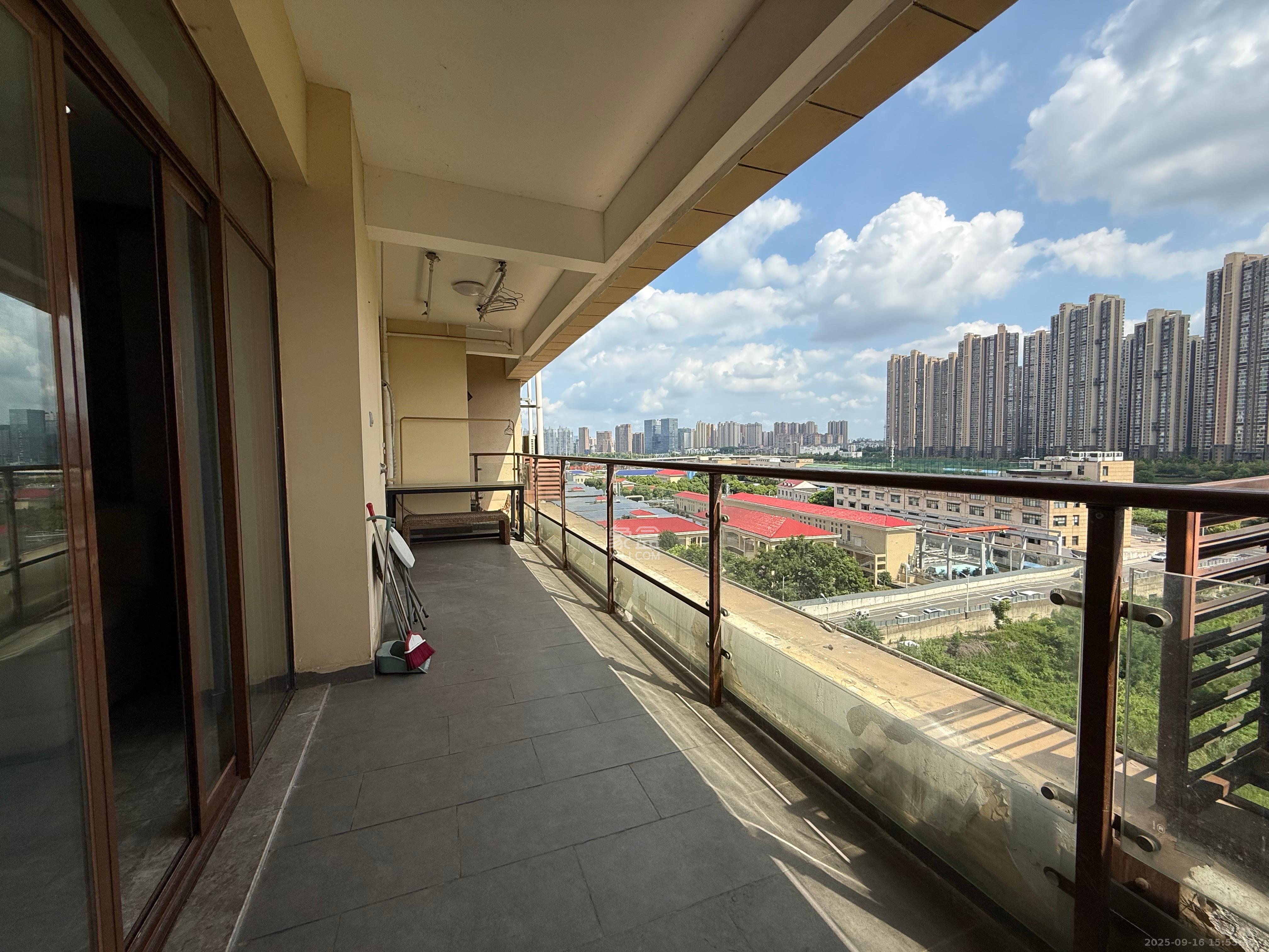 恒大御景半岛湘江苑(恒大御景半岛一期)  3室2厅2卫    4500.0元/月 恒大御景半岛湘江苑(恒大御景半岛一期)  3室2厅2卫    4500.0元/月室内图