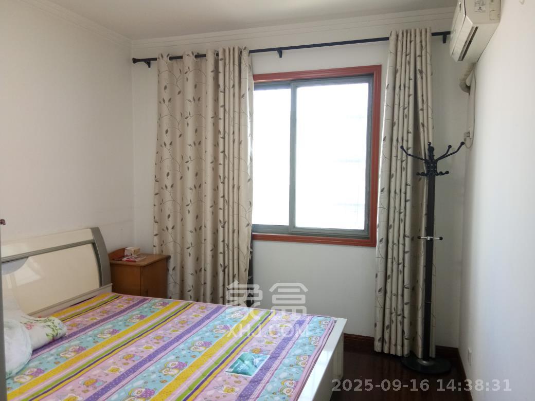 阳光100二期 3室2厅2卫 2600.0元/月 阳光100二期 3室2厅2卫 2600.0元/月室内图