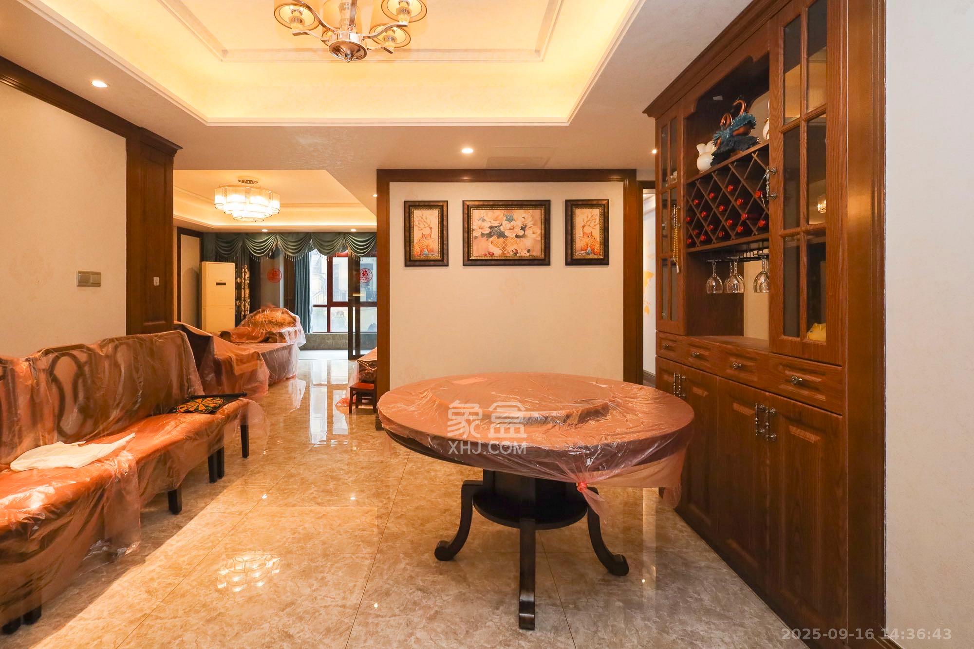 恒大御景天下城一期 3室2厅2卫 3500.0元/月 恒大御景天下城一期 3室2厅2卫 3500.0元/月室内图