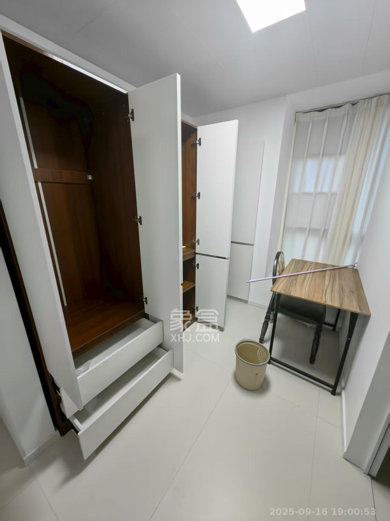 麓谷公馆(涉外国际公馆) 3室2厅2卫 2500.0元/月 麓谷公馆(涉外国际公馆) 3室2厅2卫 2500.0元/月室内图