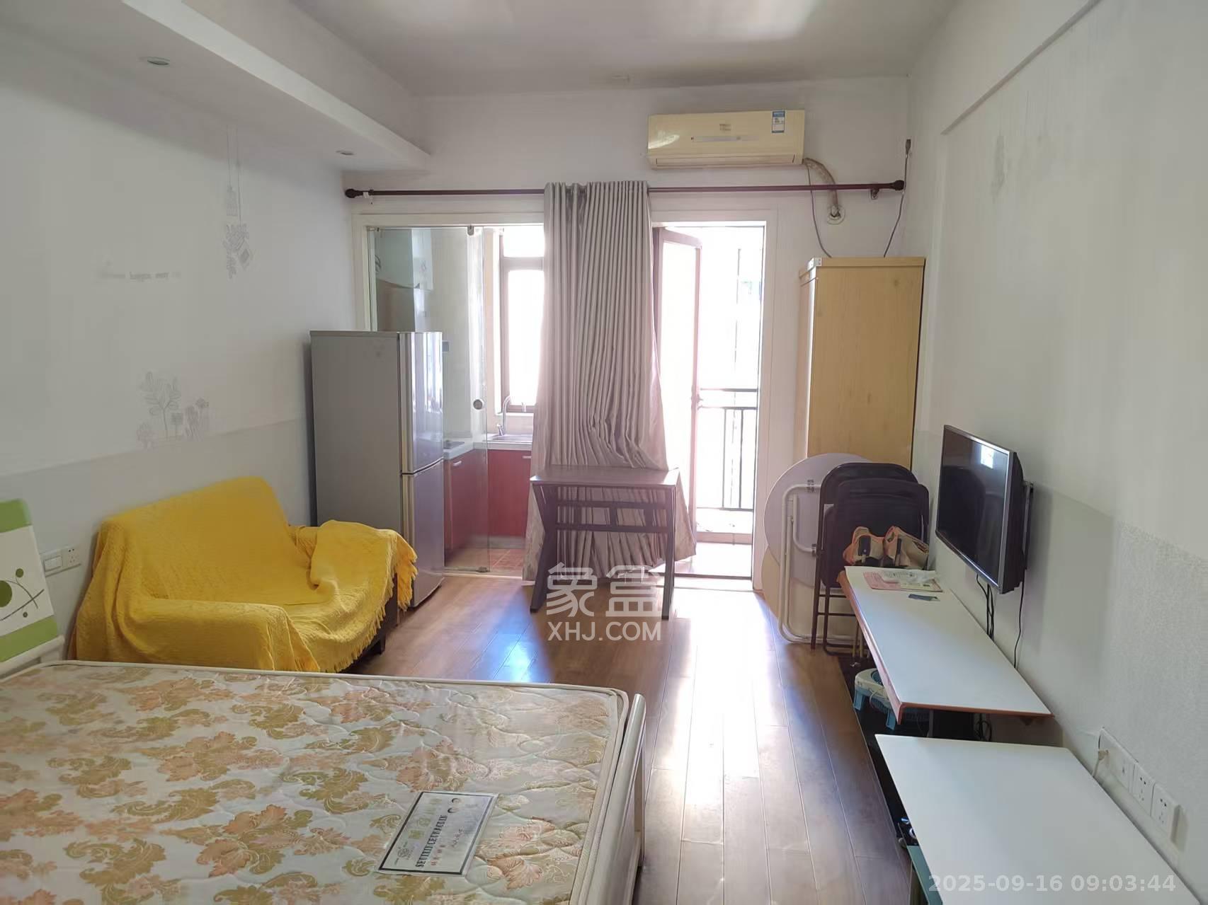 水岸世景  1室1厅1卫    1000.0元/月室内图