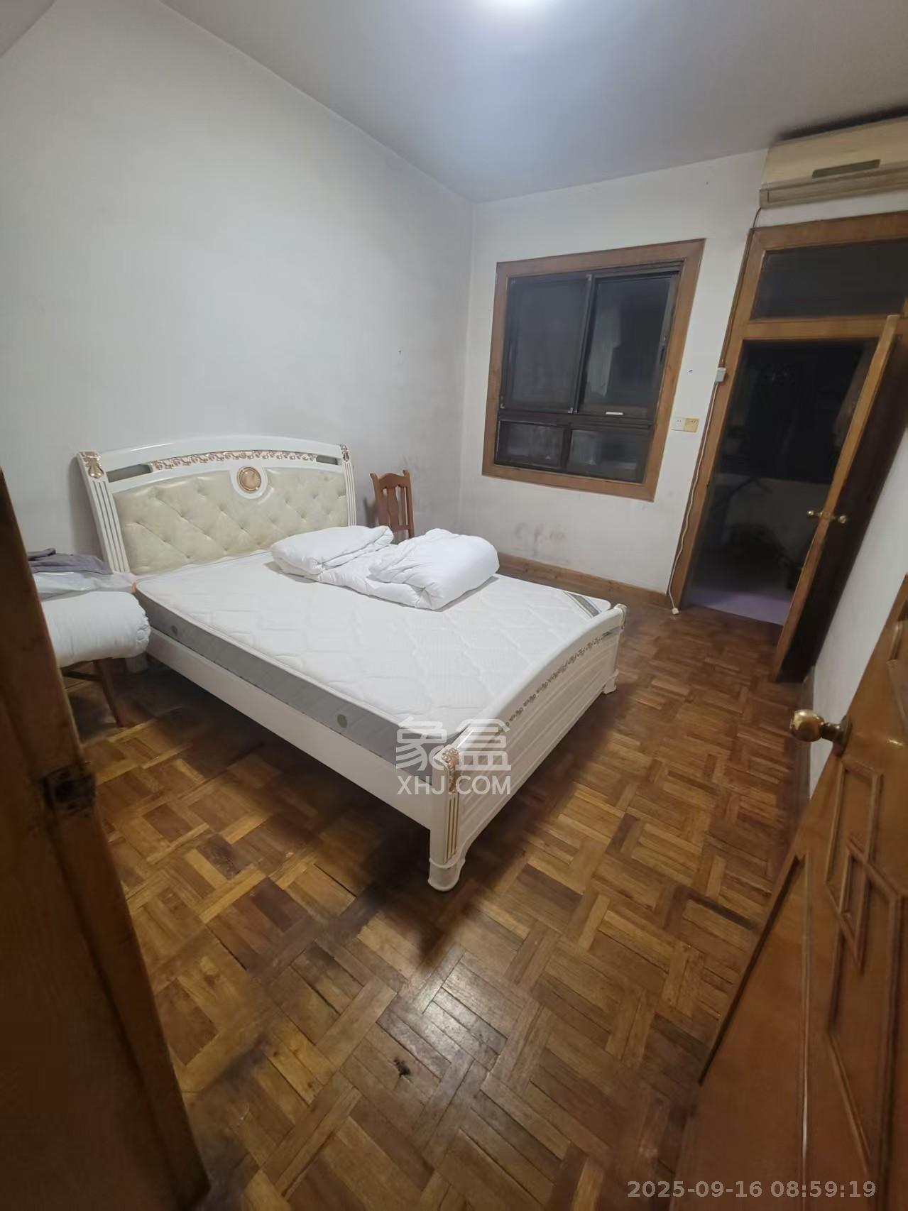 无线电信宿舍 3室2厅1卫 2200.0元/月 无线电信宿舍 3室2厅1卫 2200.0元/月室内图