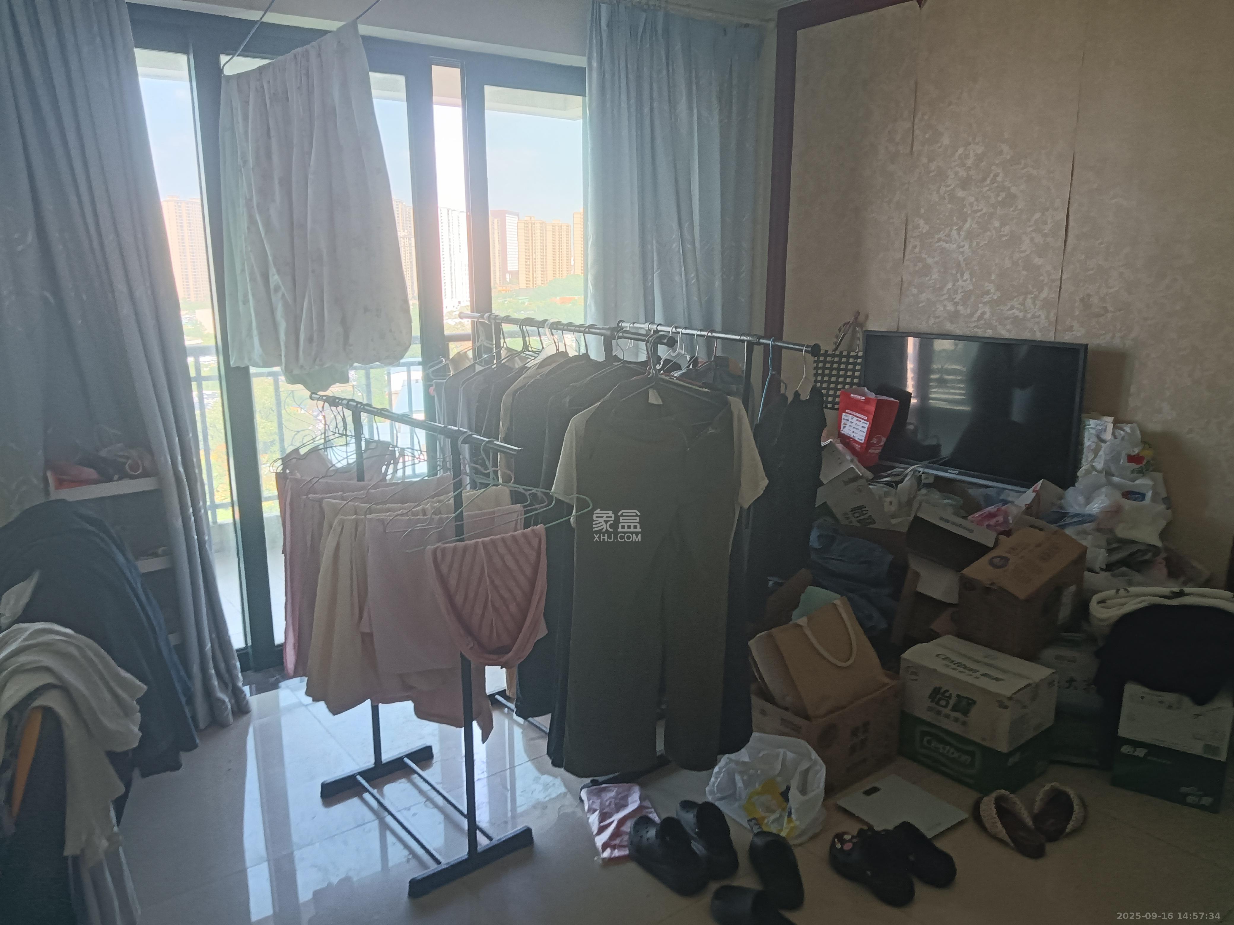 恒大雅苑 3室2厅2卫 2600.0元/月 恒大雅苑 3室2厅2卫 2600.0元/月室内图