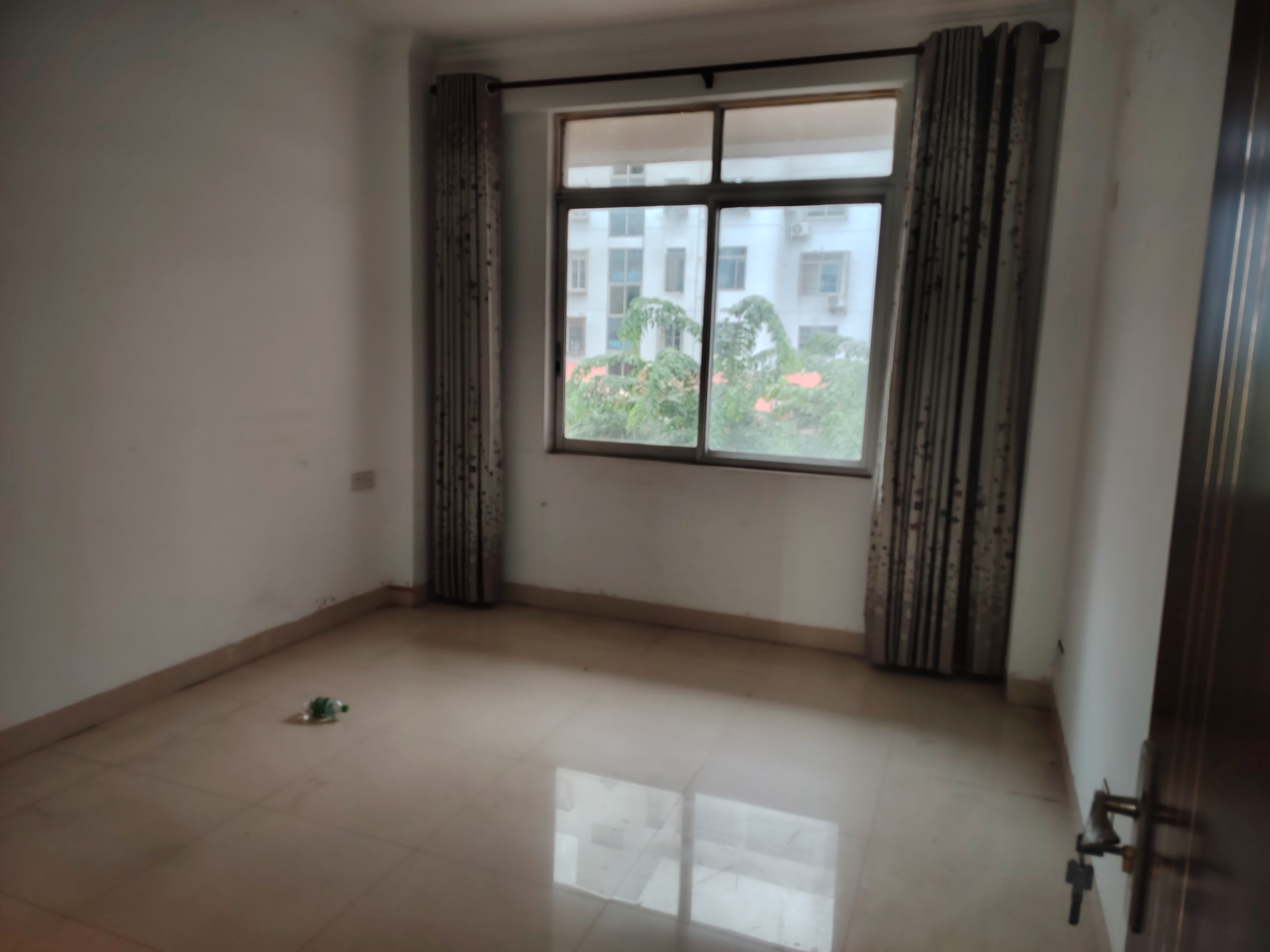 顺发新村  3室2厅1卫    2600.0元/月室内图