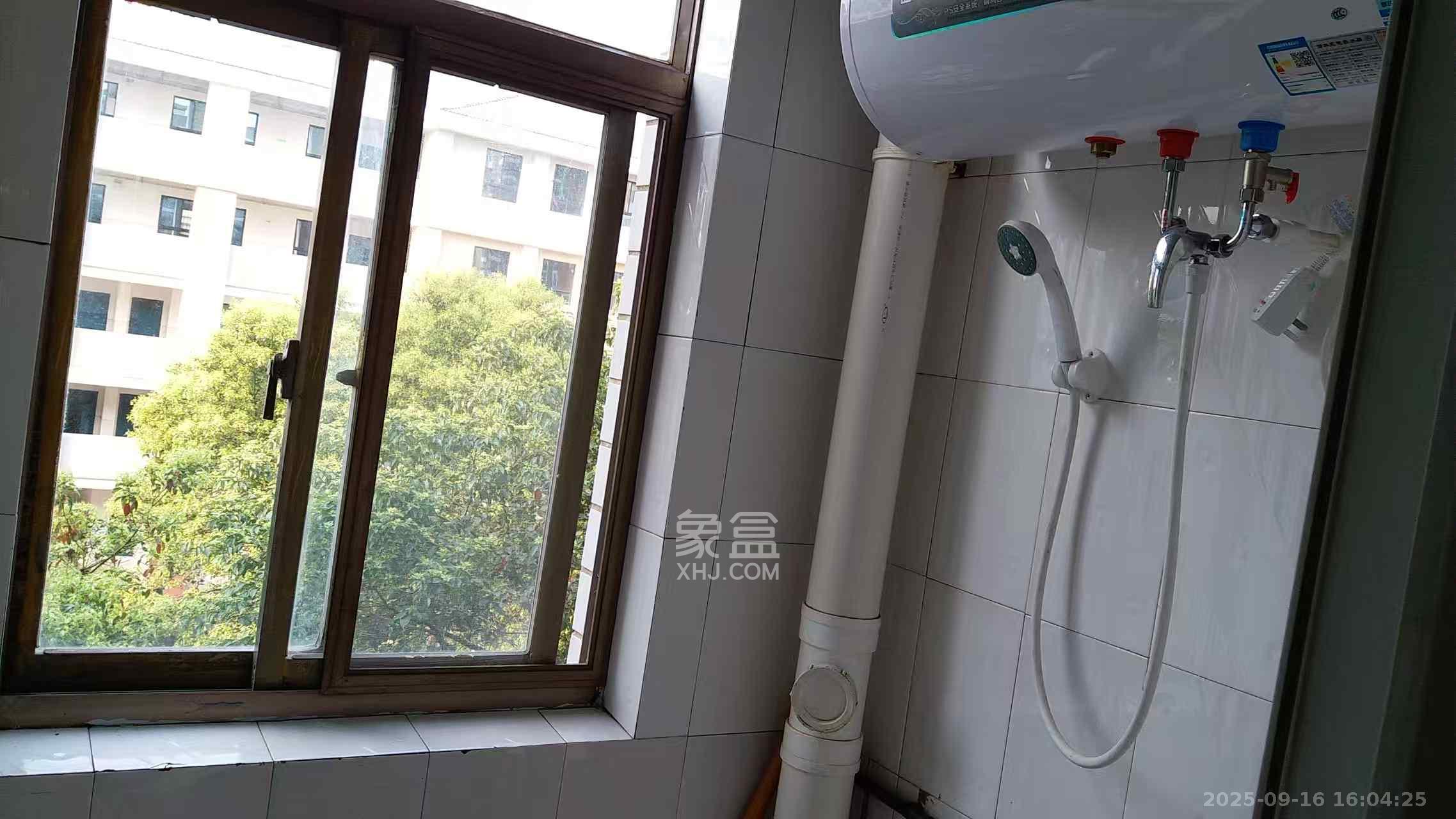 金湘北苑 3室2厅1卫 2000.0元/月 金湘北苑 3室2厅1卫 2000.0元/月室内图