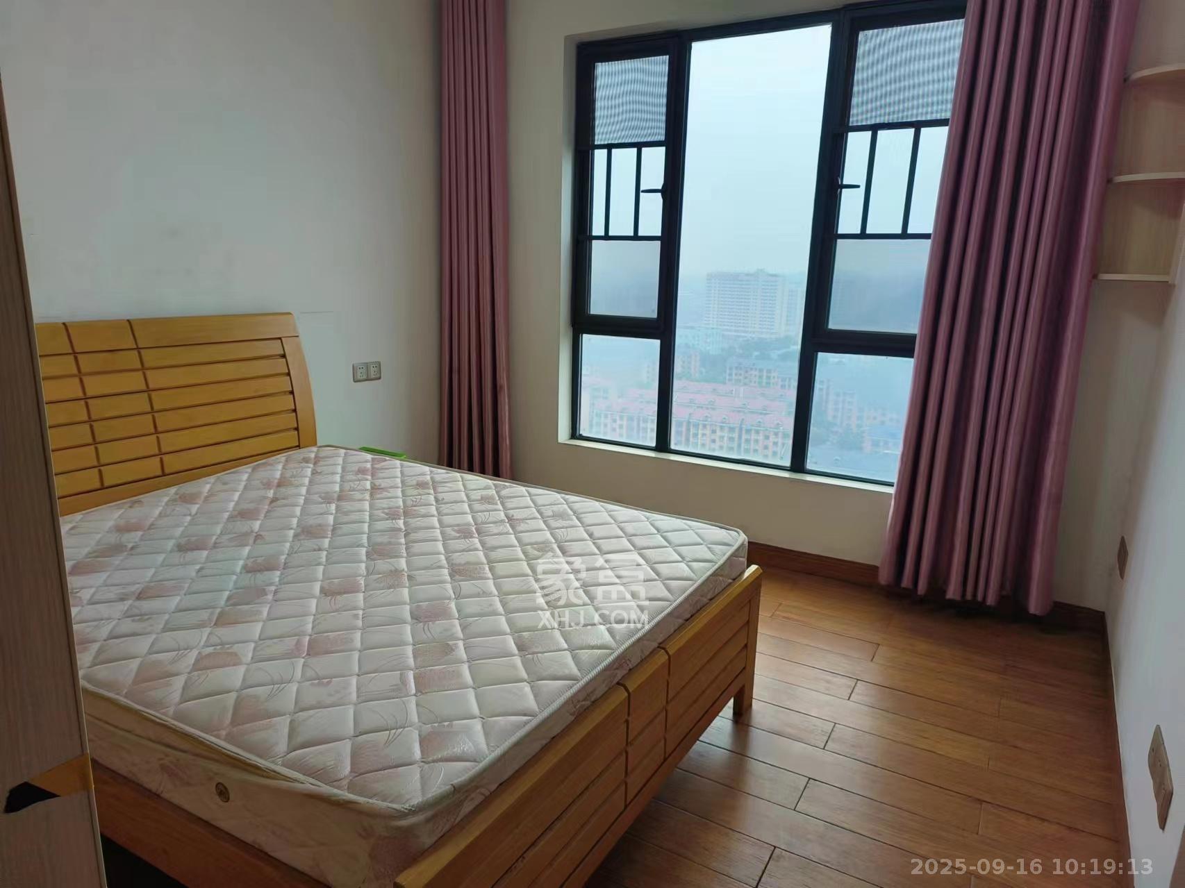 南庭城果  3室2厅1卫    2300.0元/月室内图