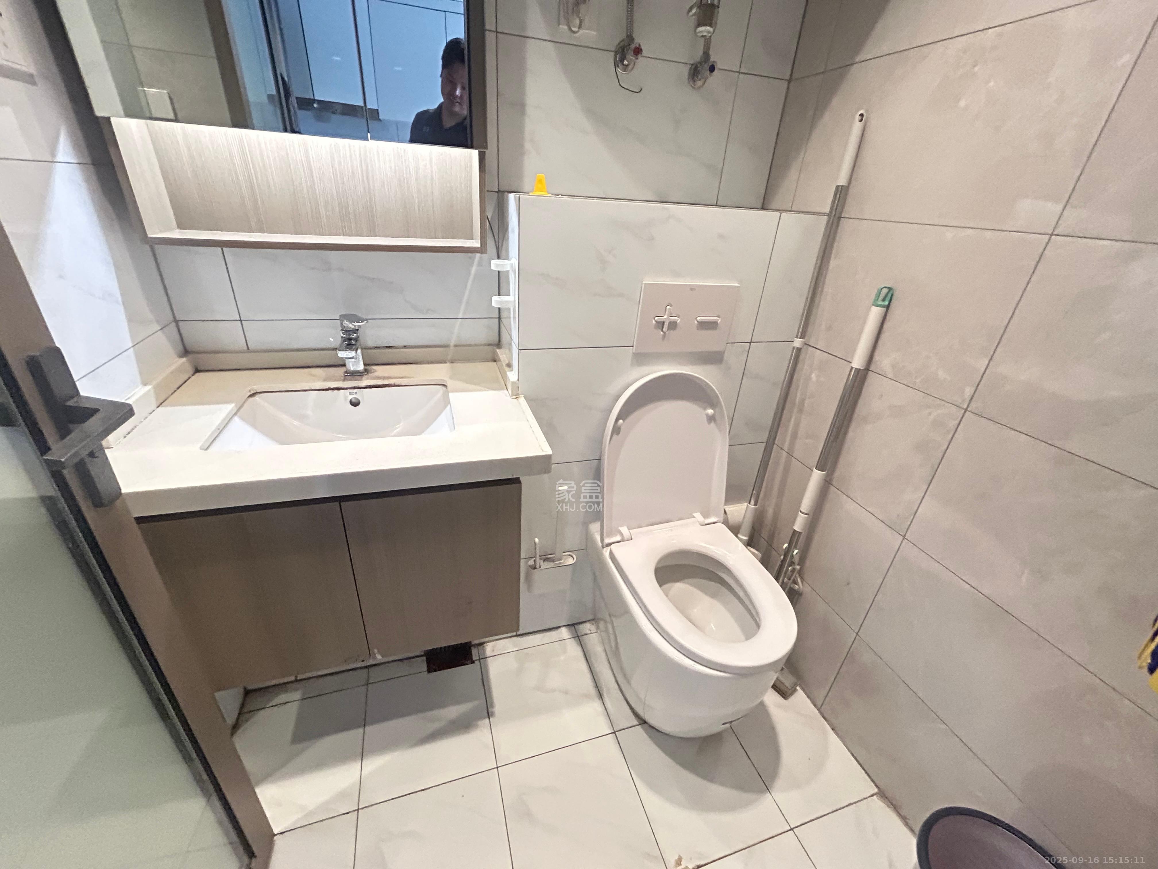 藏珑湖上公馆 1室1厅1卫 2000.0元/月 藏珑湖上公馆 1室1厅1卫 2000.0元/月室内图