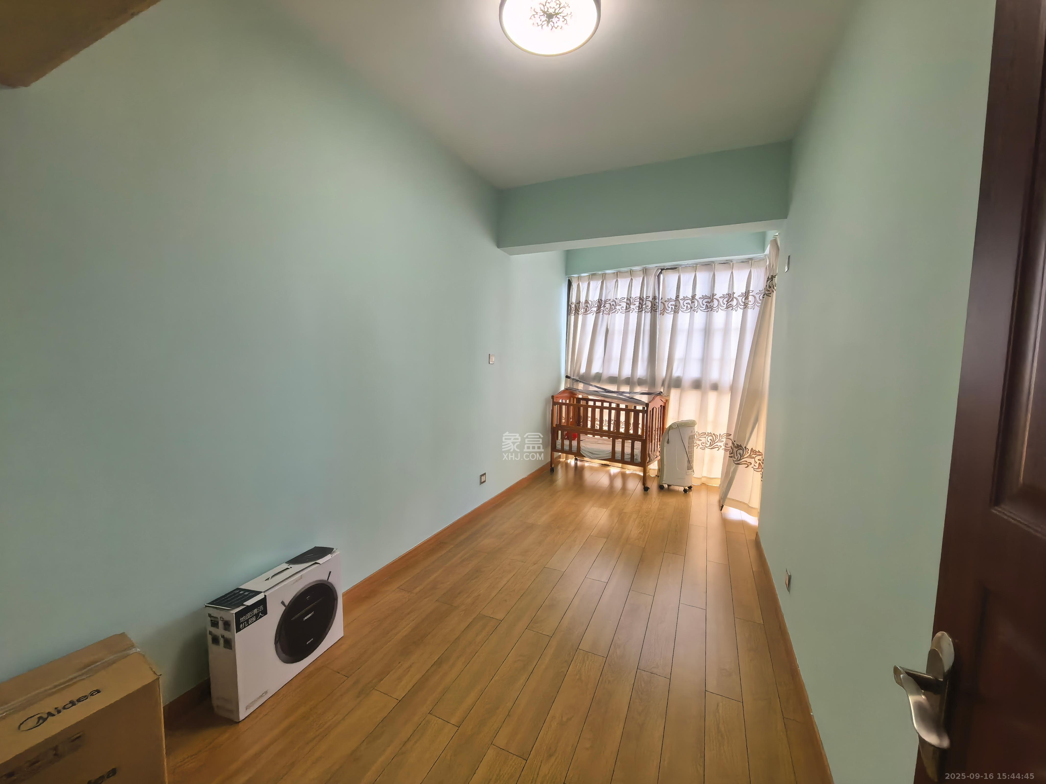 建鑫二期  4室2厅2卫   1800.00元/月室内图