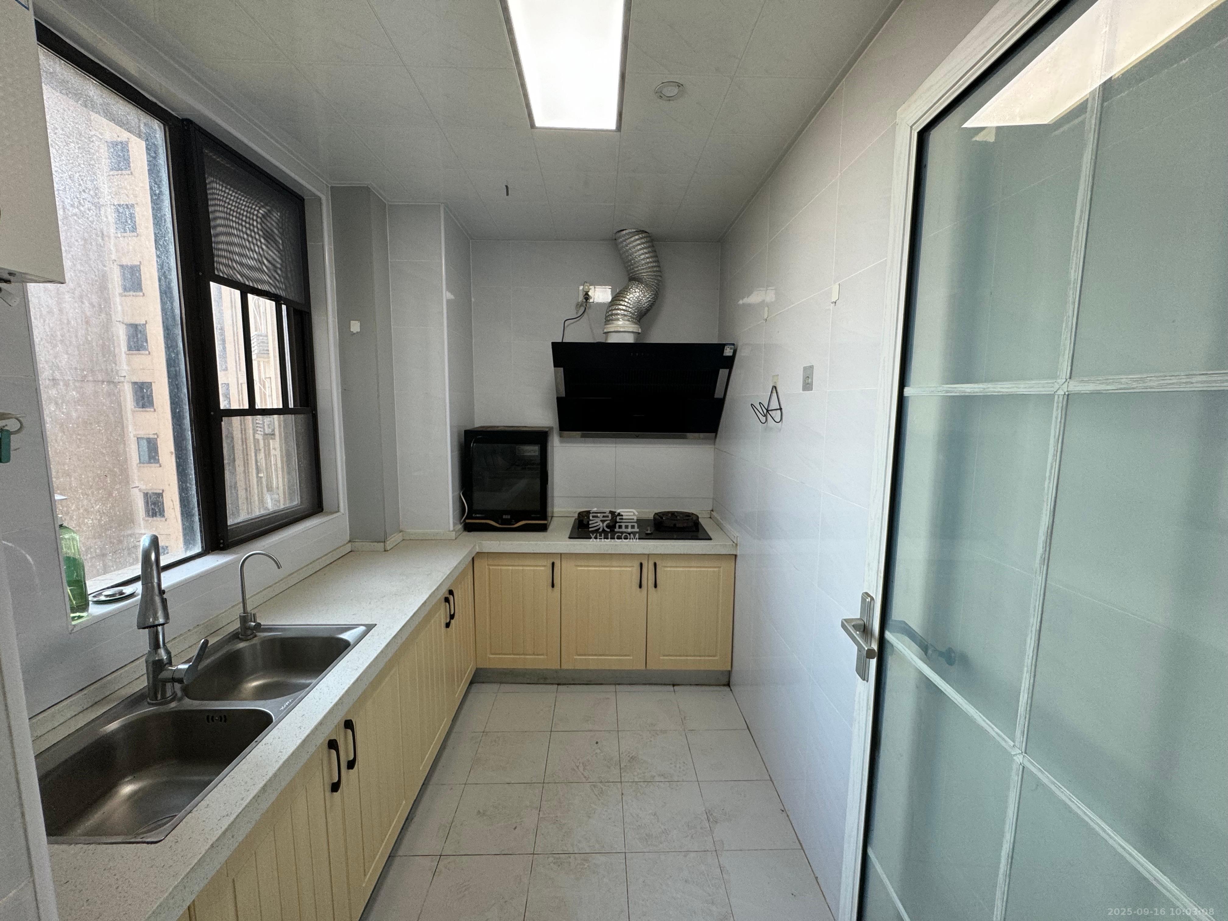 上园商住小区 2室2厅1卫 2800.0元/月 上园商住小区 2室2厅1卫 2800.0元/月室内图