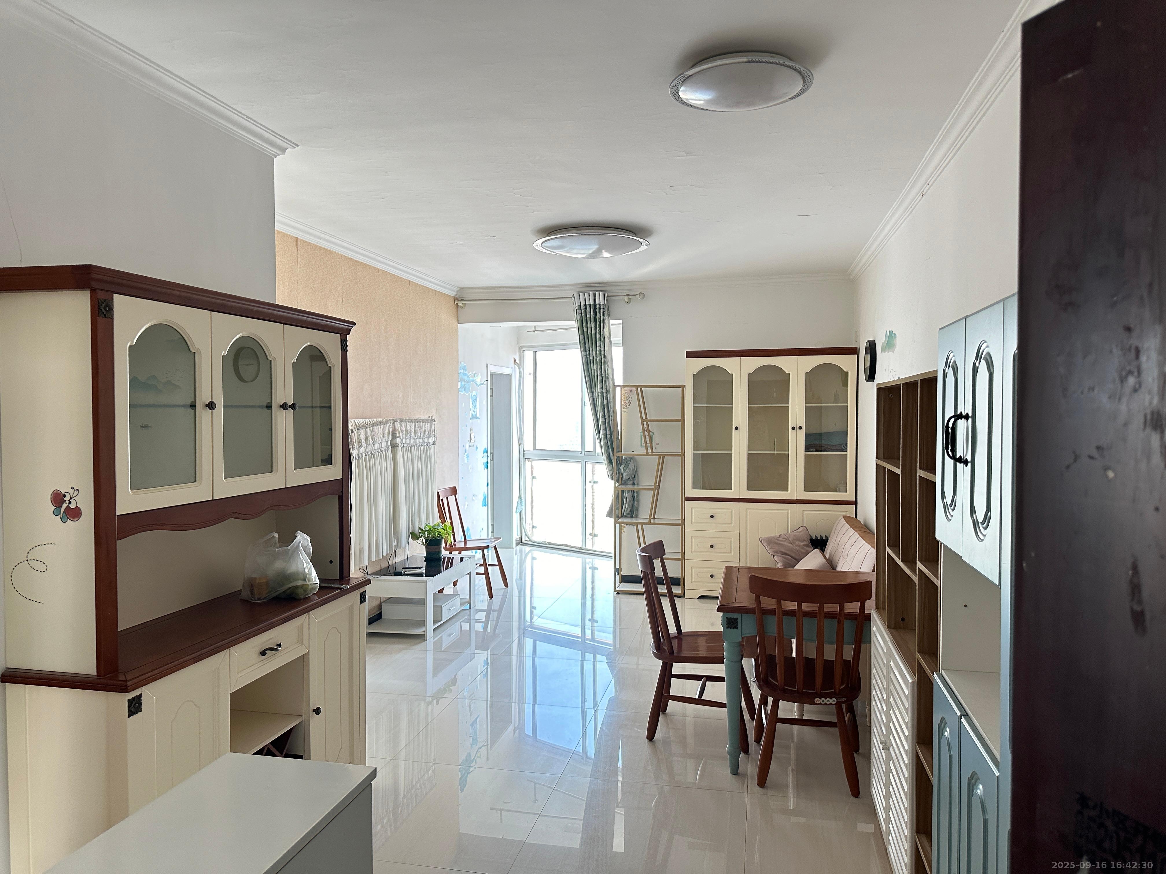 银轩铭誉(四海怡家) 2室1厅1卫 2700.0元/月 银轩铭誉(四海怡家) 2室1厅1卫 2700.0元/月室内图