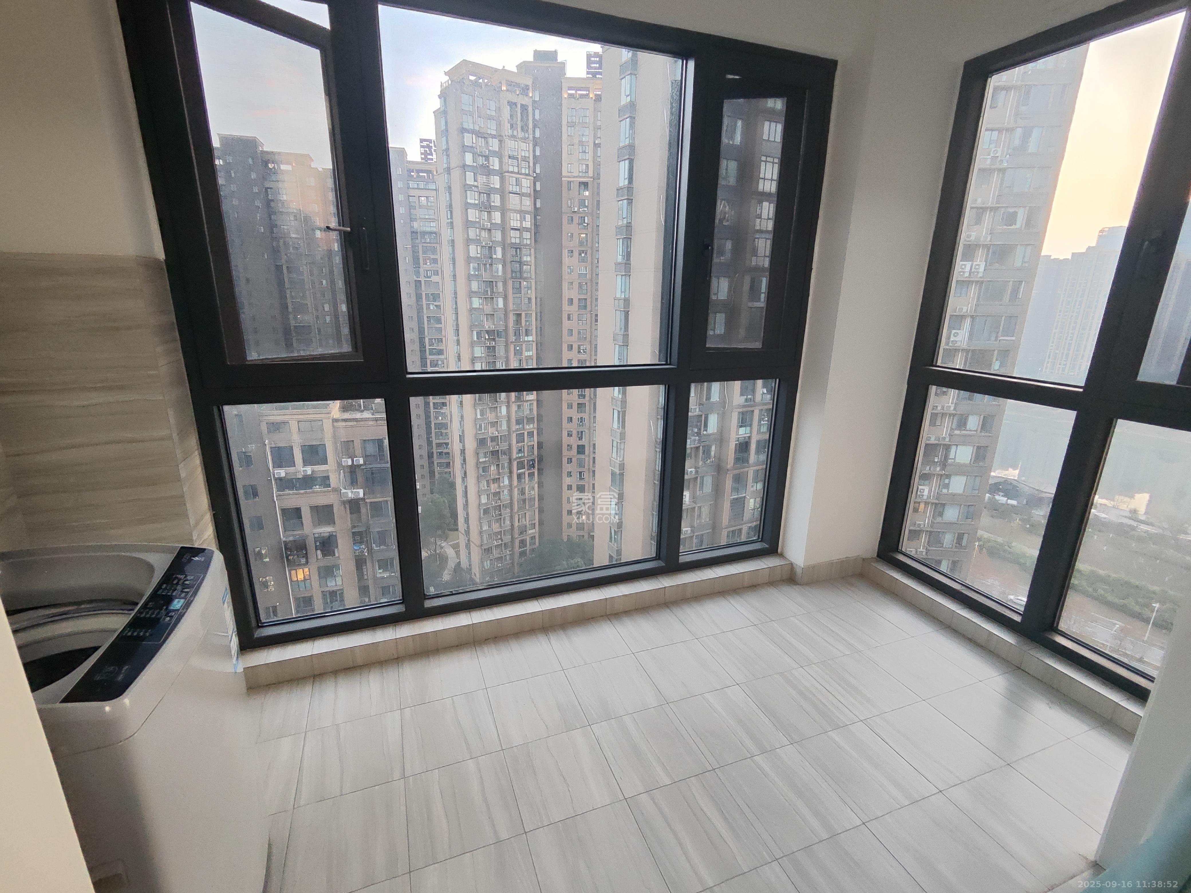 辉煌国际城一期 2室2厅1卫 2500.0元/月 辉煌国际城一期 2室2厅1卫 2500.0元/月室内图