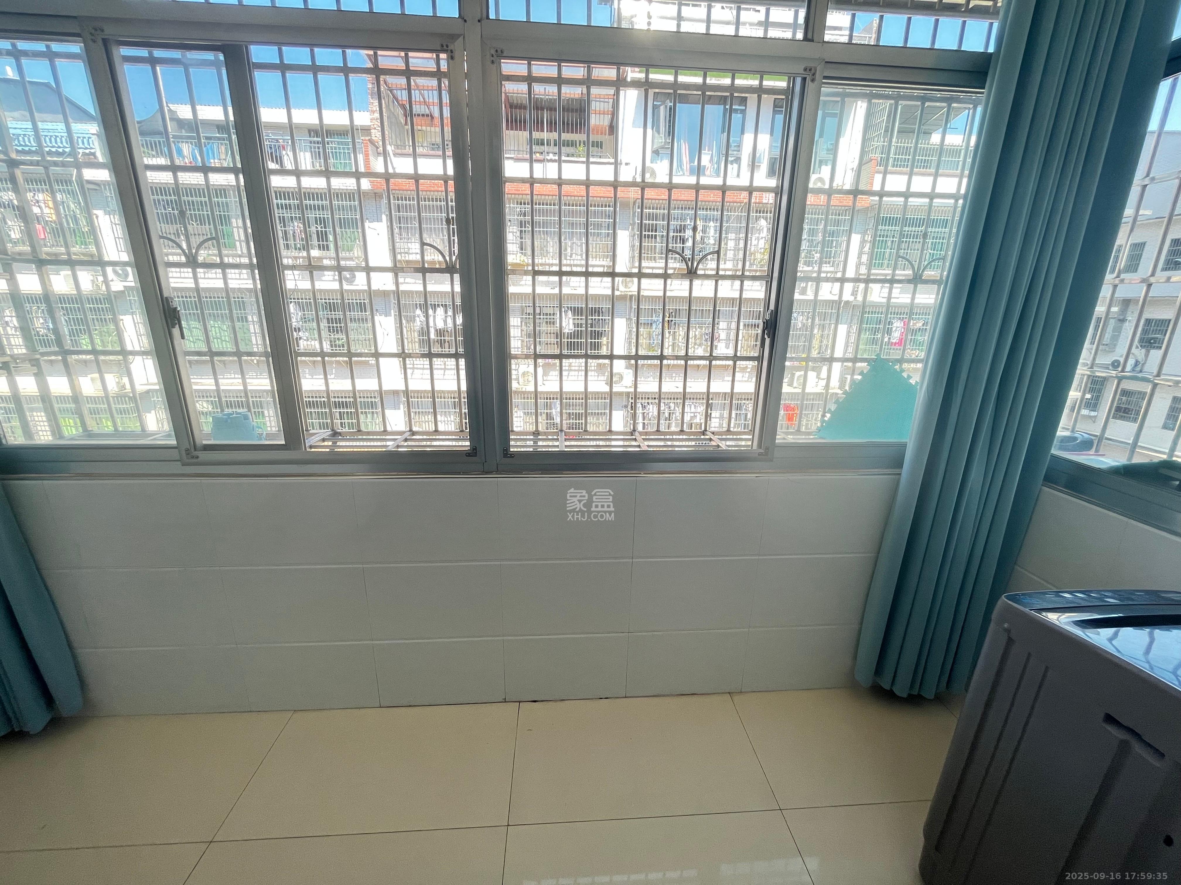 清水小区(浪琴湾清水小区) 2室2厅1卫 1700.0元/月 清水小区(浪琴湾清水小区) 2室2厅1卫 1700.0元/月室内图