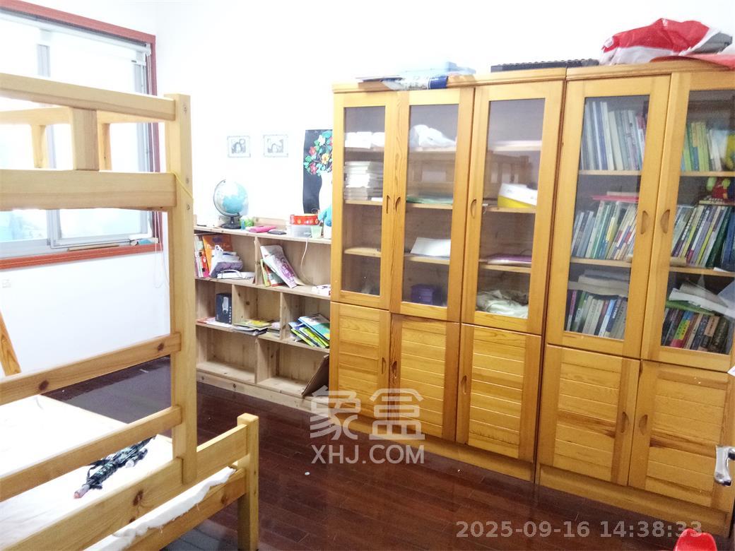 阳光100二期  3室2厅2卫    2600.0元/月室内图