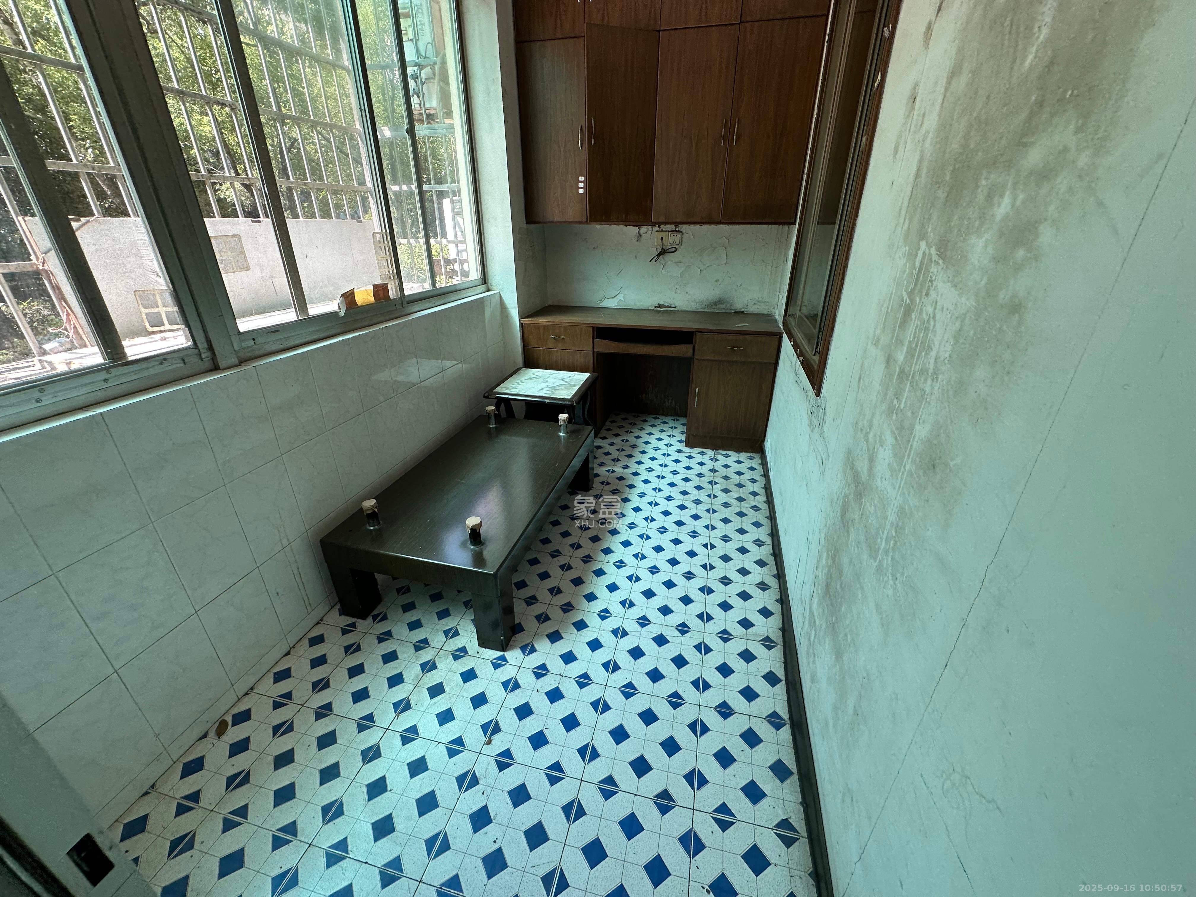 交通设计院(伍家岭)  2室2厅1卫    2200.0元/月 交通设计院(伍家岭)  2室2厅1卫    2200.0元/月室内图