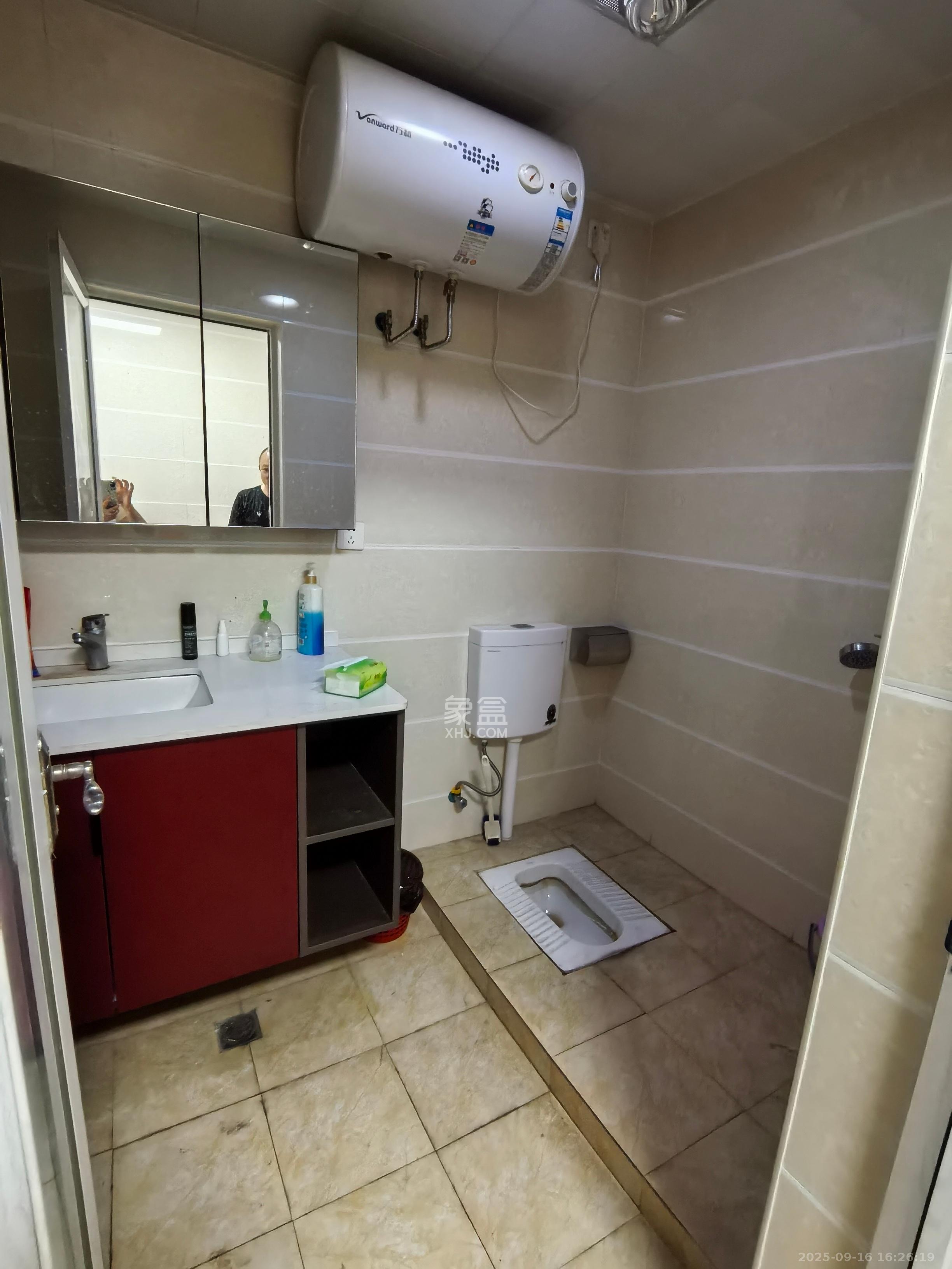 恒泰广场 1室1厅1卫 2000.0元/月 恒泰广场 1室1厅1卫 2000.0元/月室内图