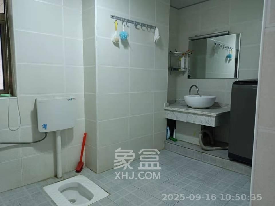 岳泰理想城 3室2厅1卫 3200.0元/月 岳泰理想城 3室2厅1卫 3200.0元/月室内图