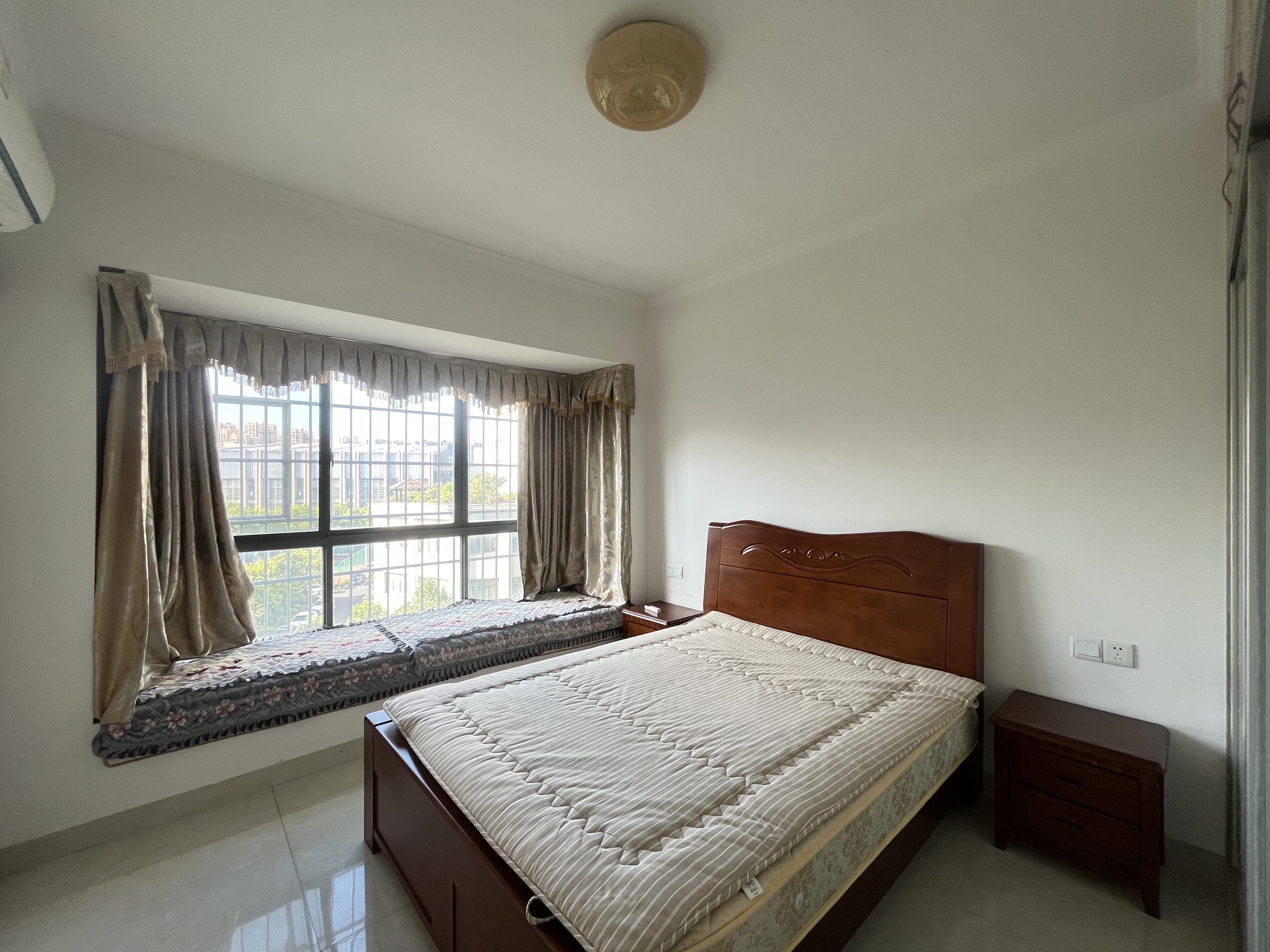 尚书房 2室2厅1卫 1500.0元/月 尚书房 2室2厅1卫 1500.0元/月室内图