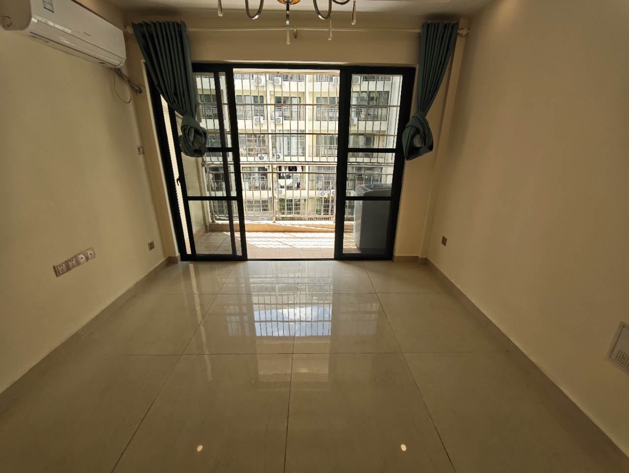 书馨苑 1室1厅1卫 2300.0元/月 书馨苑 1室1厅1卫 2300.0元/月室内图