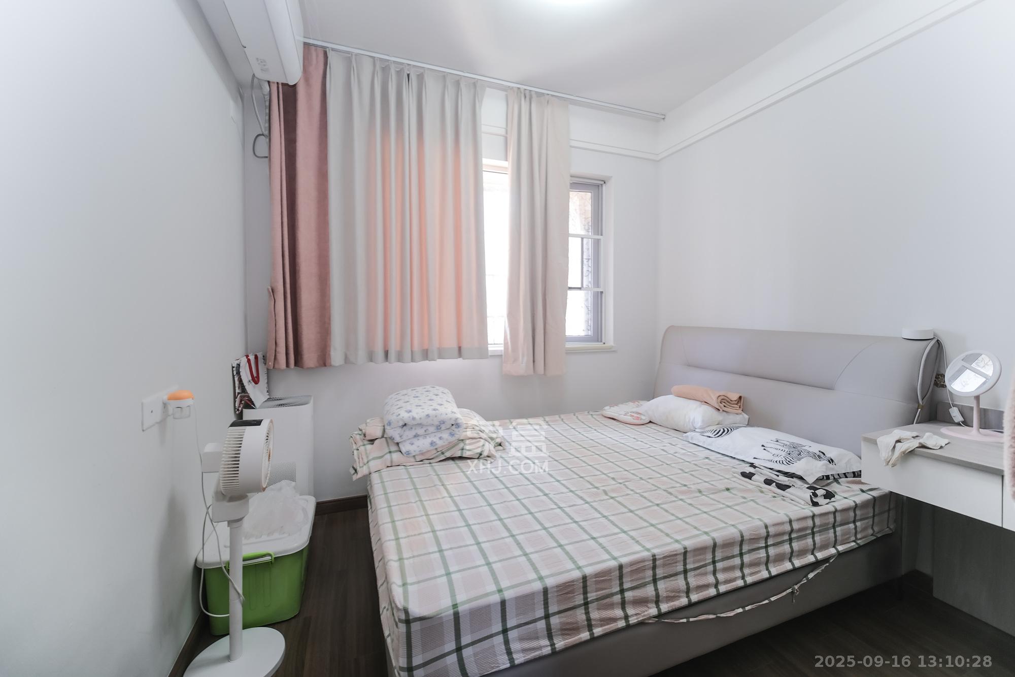 保利香槟国际 4室2厅2卫 103.0万 保利香槟国际 4室2厅2卫 103.0万卧室