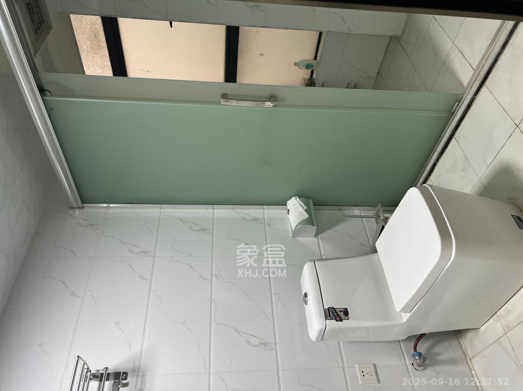 勤诚达新界  4室2厅12卫    2500.0元/月室内图