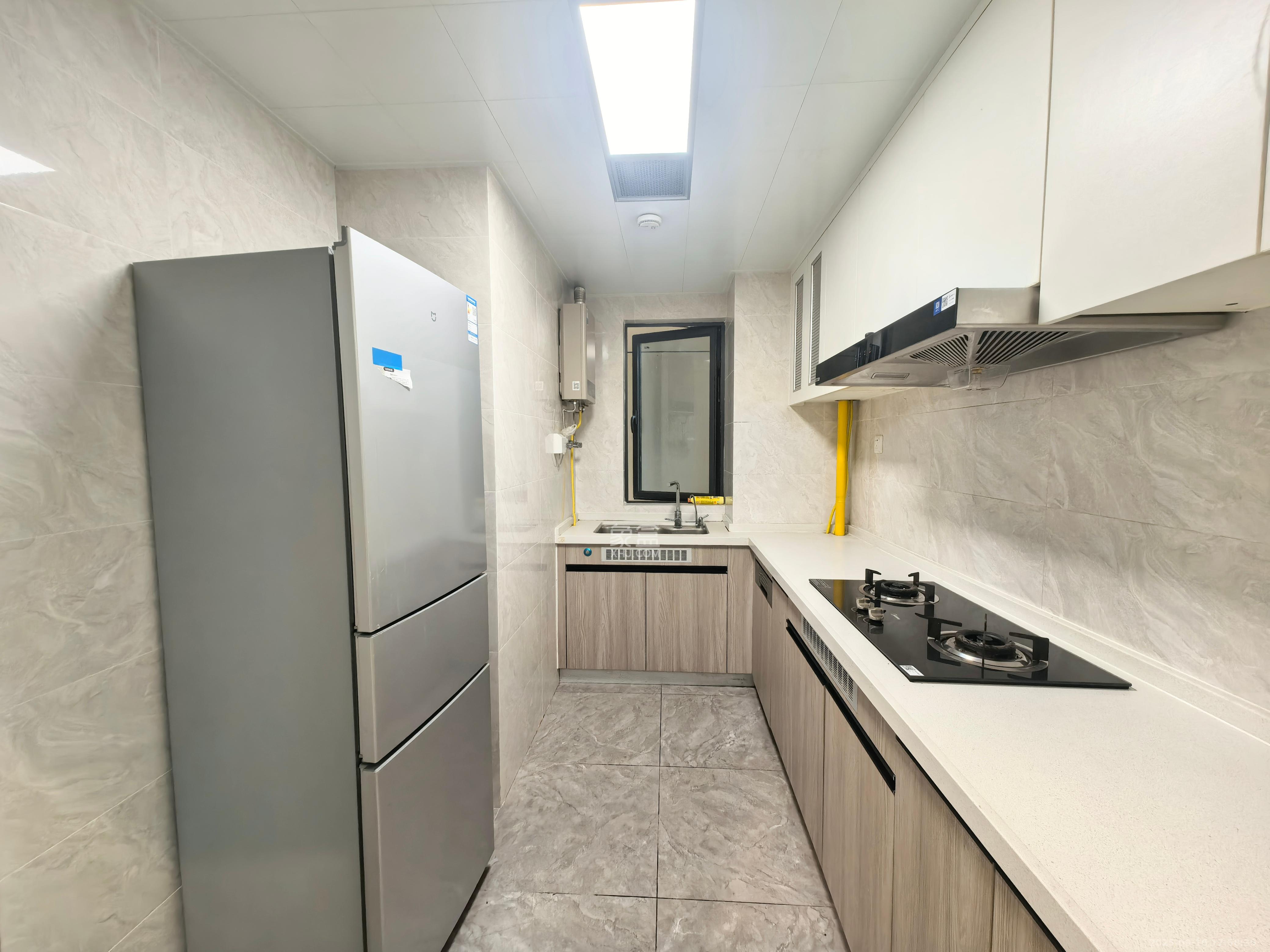 越秀亲爱里  5室2厅2卫    3280.0元/月室内图