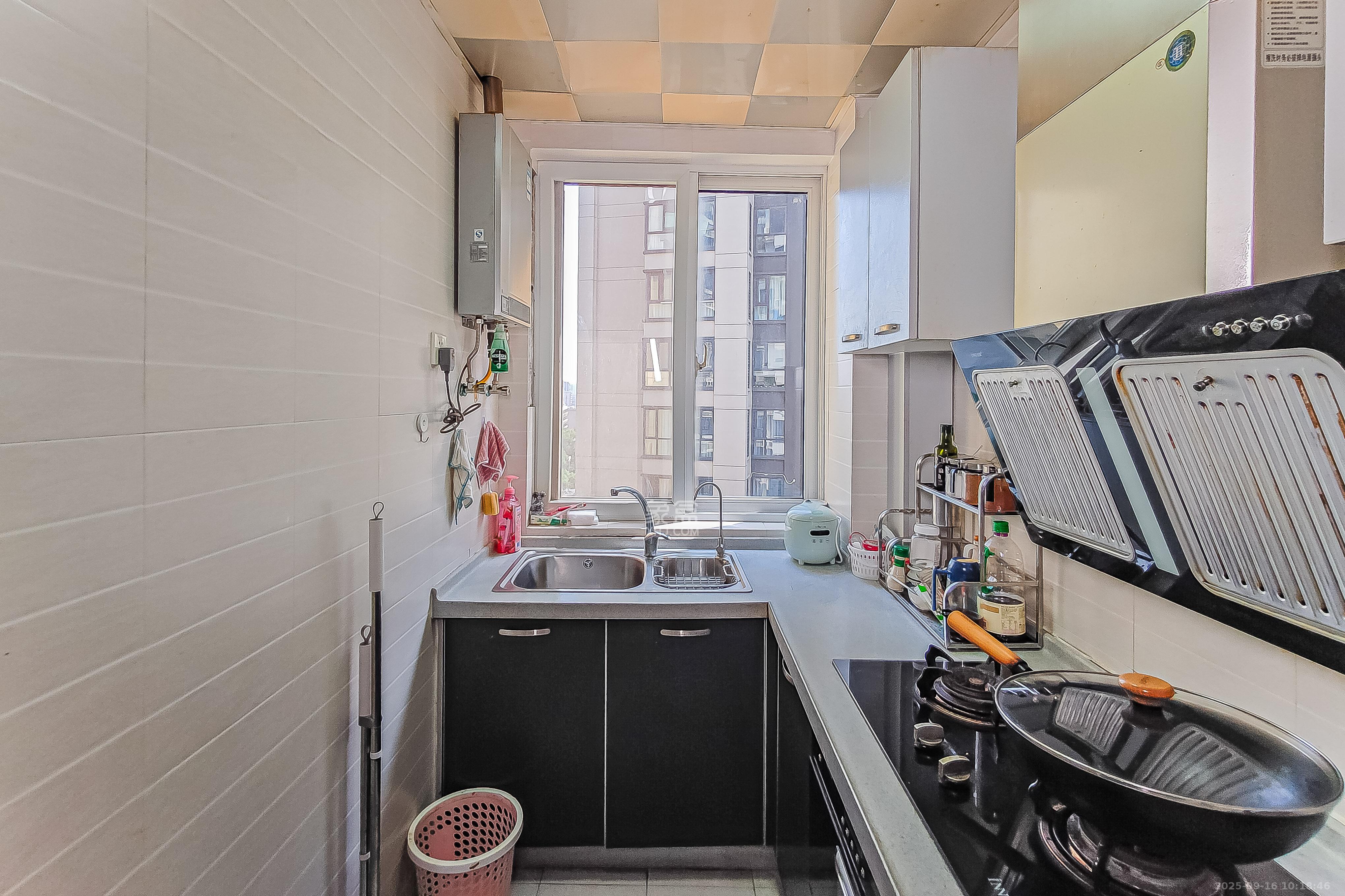 三重星都心  2室2厅1卫    110.0万厨房