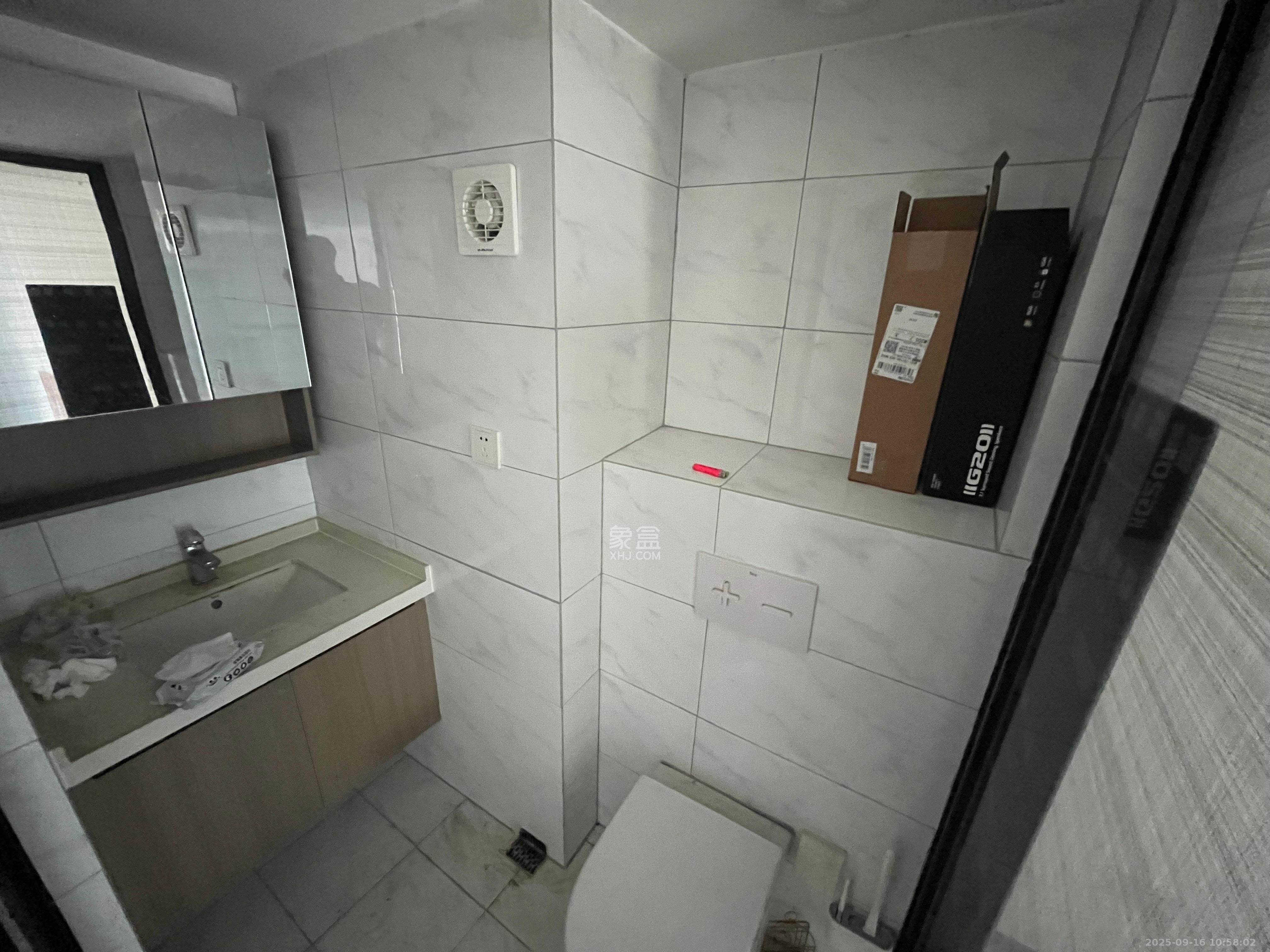 藏珑湖上公馆 1室1厅1卫 2200.0元/月 藏珑湖上公馆 1室1厅1卫 2200.0元/月室内图