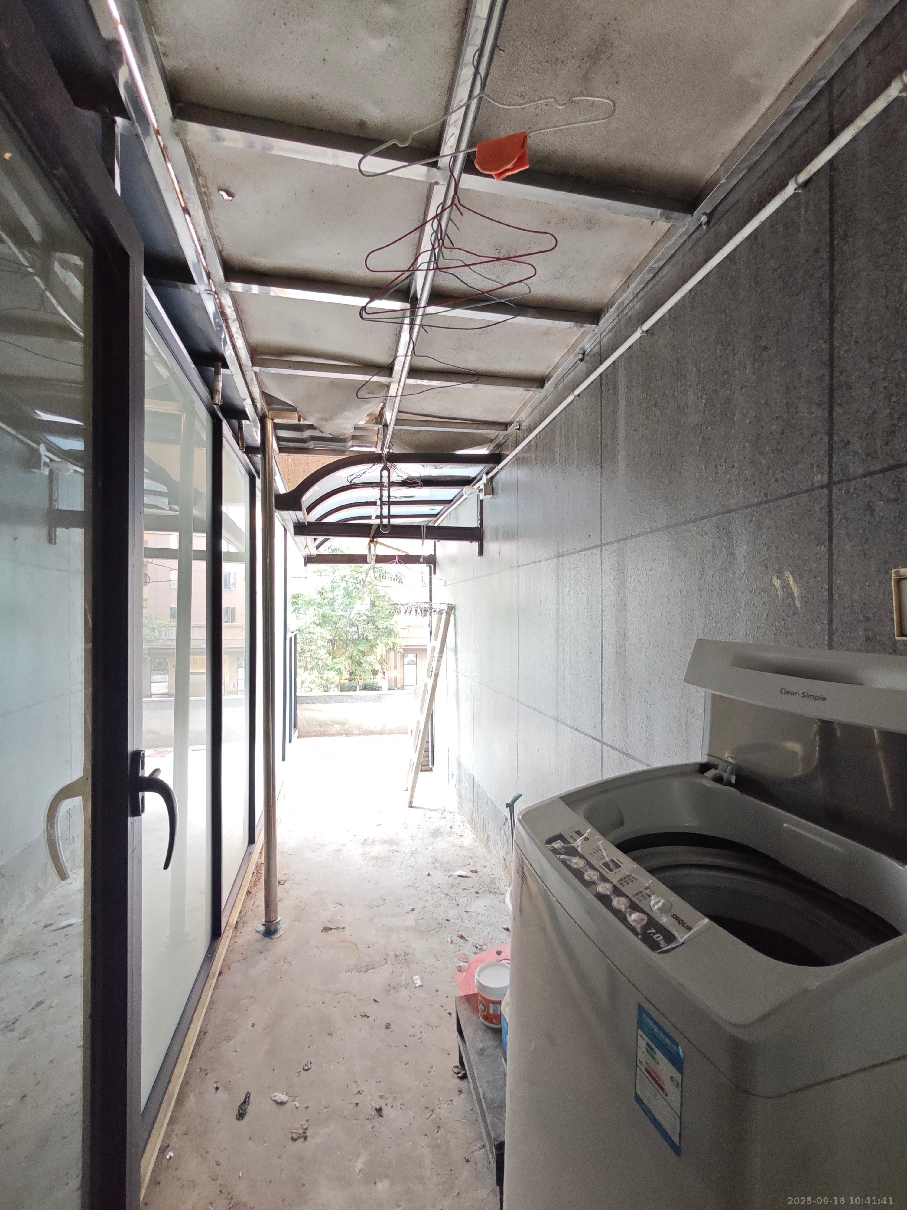 梅溪鑫苑名家  3室2厅1卫    2000.0元/月室内图