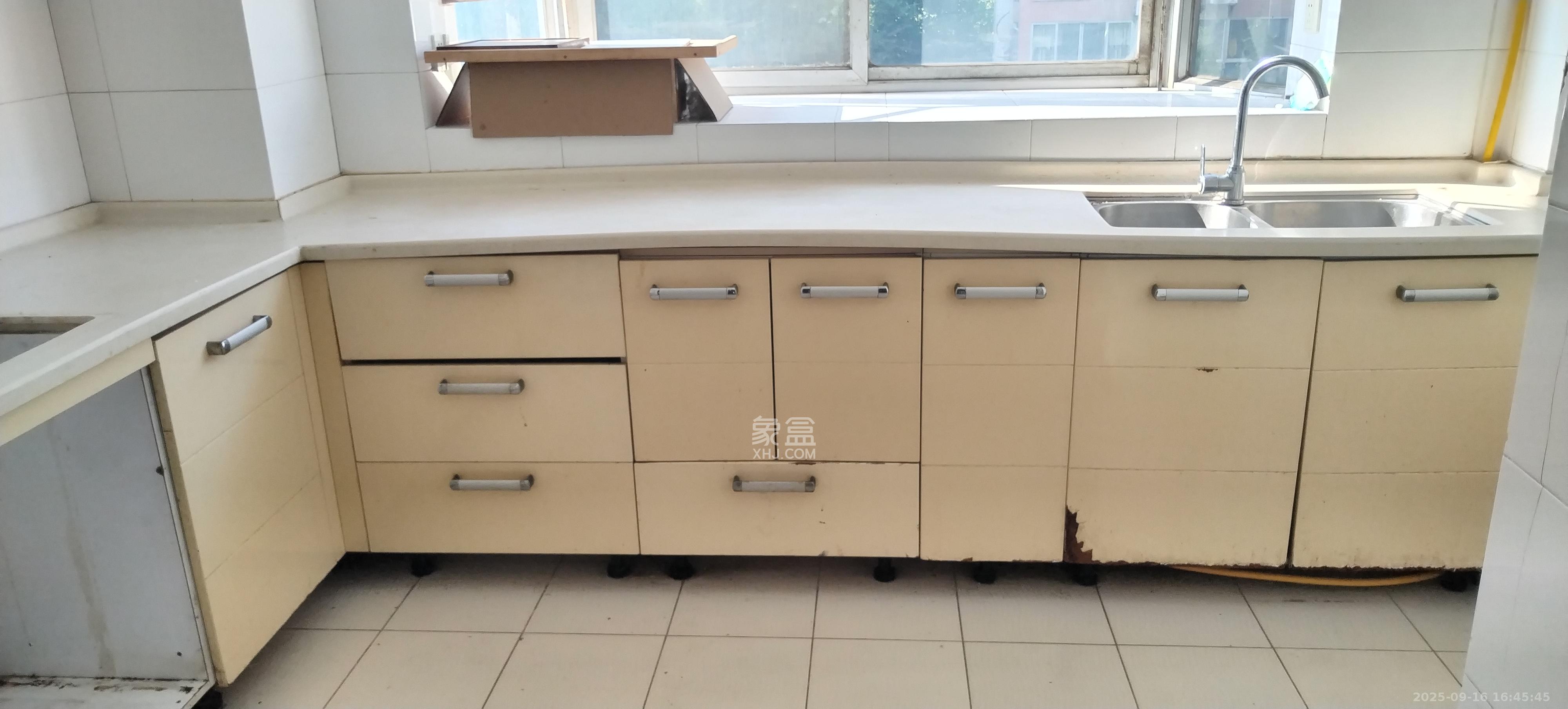 华银园  3室2厅2卫    3000.0元/月 华银园  3室2厅2卫    3000.0元/月室内图