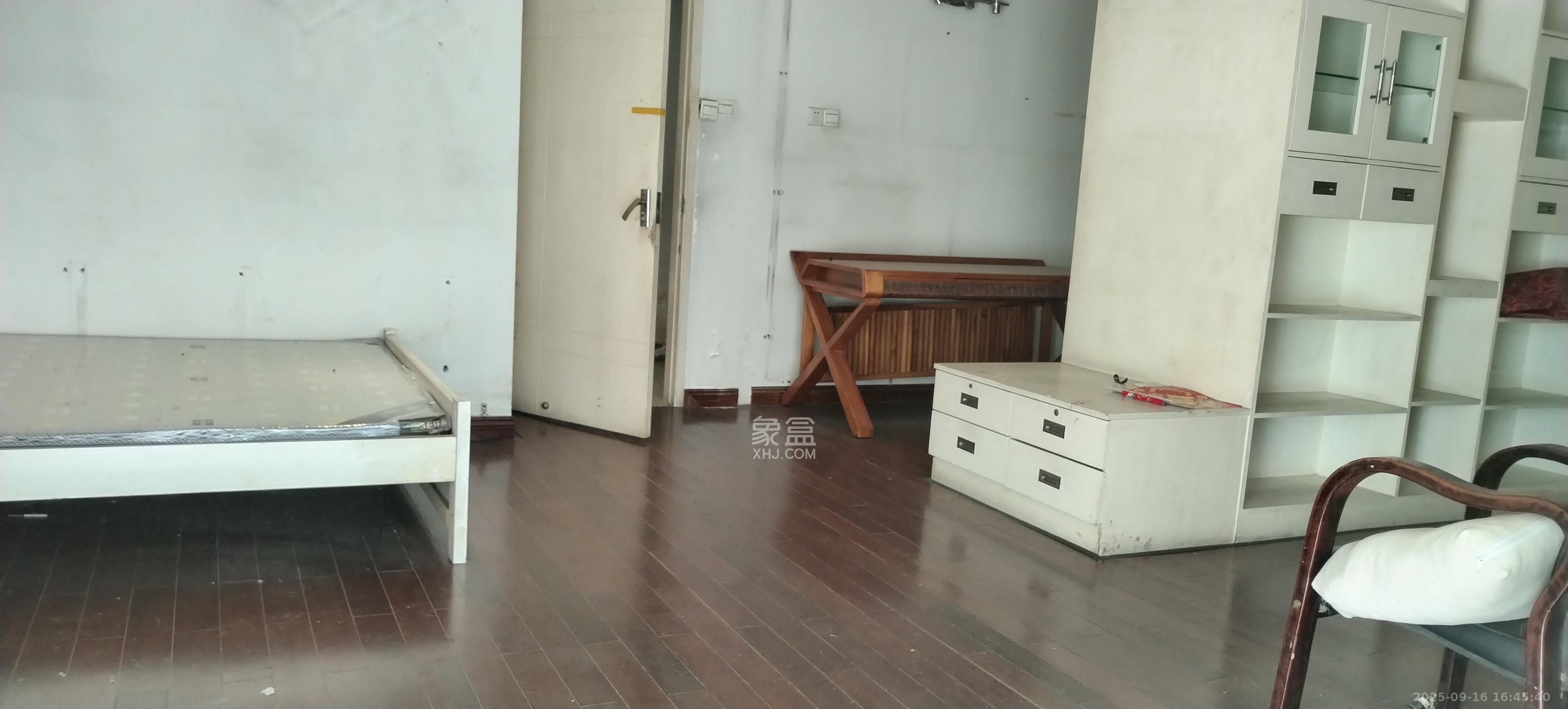 华银园  3室2厅2卫    3000.0元/月 华银园  3室2厅2卫    3000.0元/月室内图