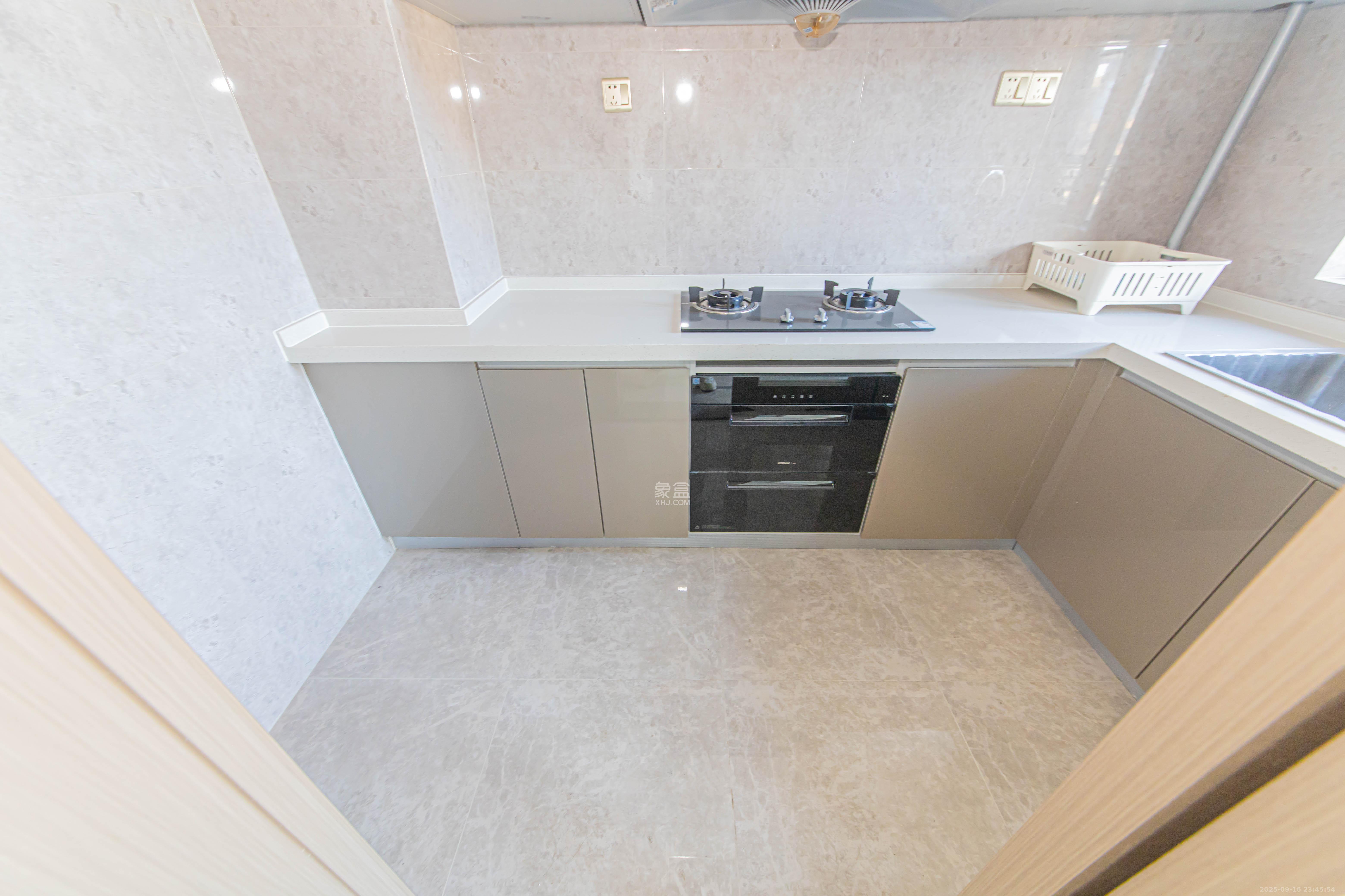 大唐印象三期御玺  4室2厅2卫    130.0万厨房