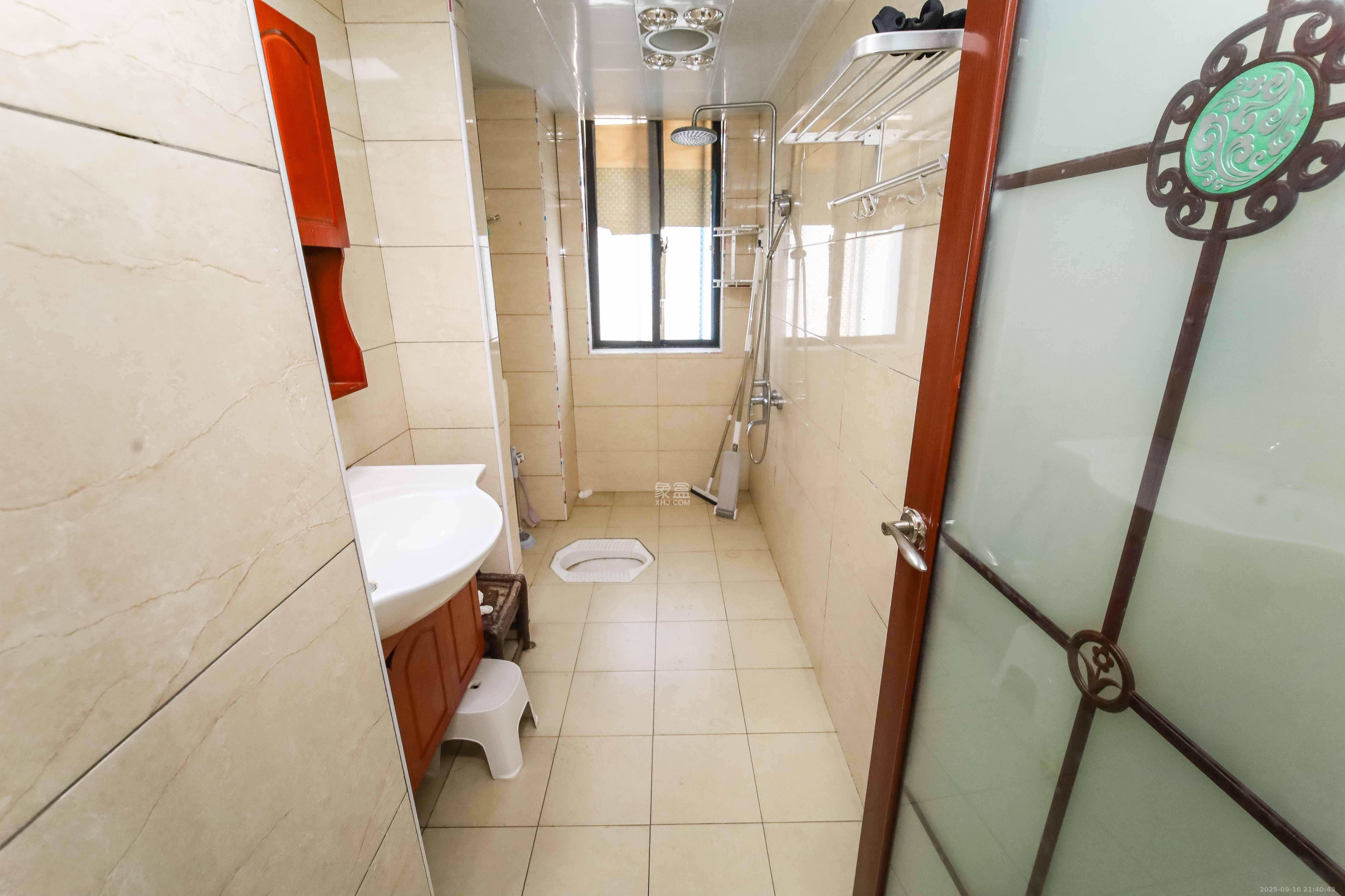 百纳广场（百纳公寓）  3室2厅2卫    122.0万卫生间