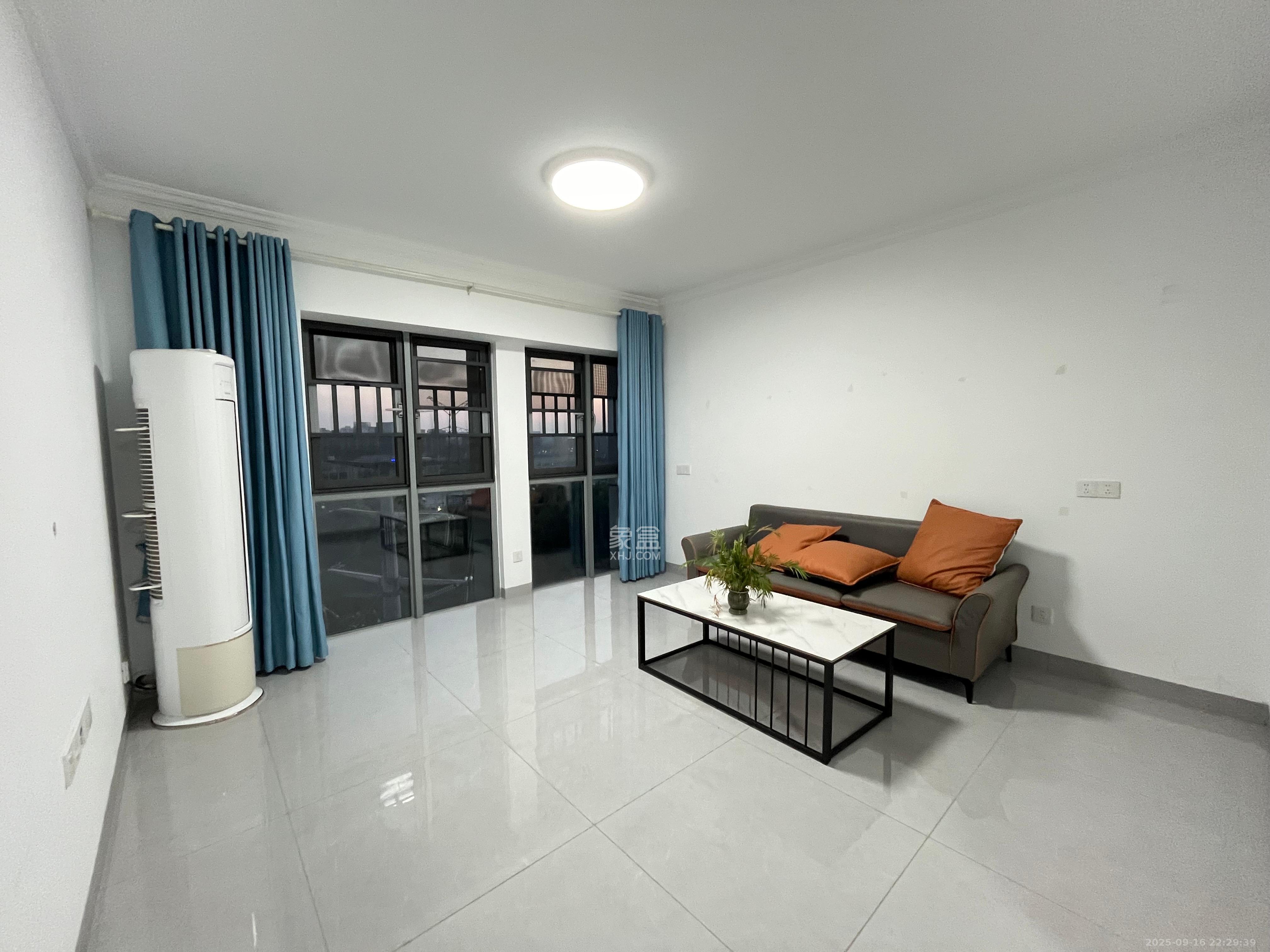 潇湘奥林匹克花园  2室1厅1卫    2300.0元/月 潇湘奥林匹克花园  2室1厅1卫    2300.0元/月