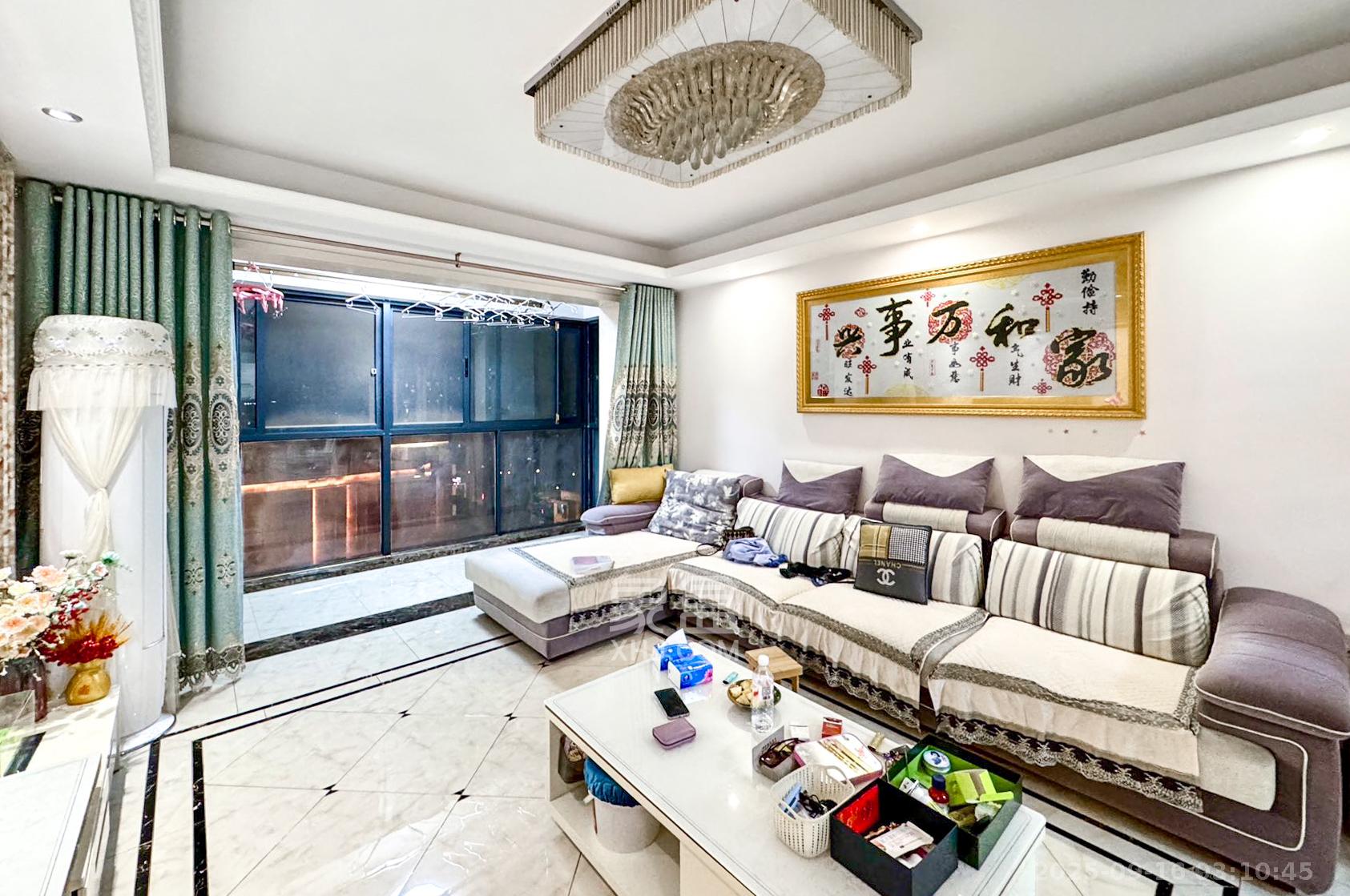 海林馨香雅苑  3室2厅2卫    103.8万客厅