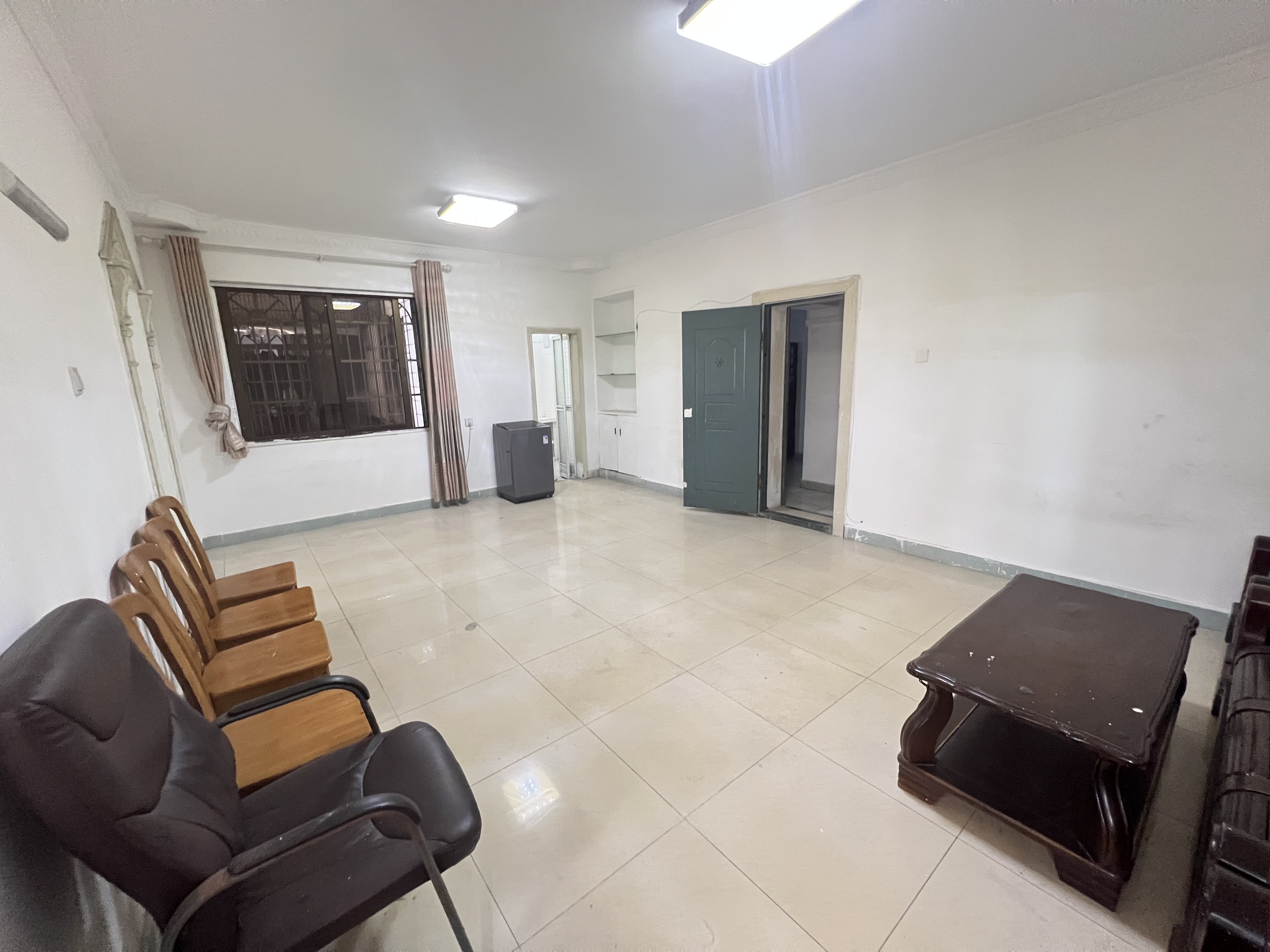 富豪大厦(富豪花园) 3室2厅1卫 2300.0元/月 富豪大厦(富豪花园) 3室2厅1卫 2300.0元/月室内图