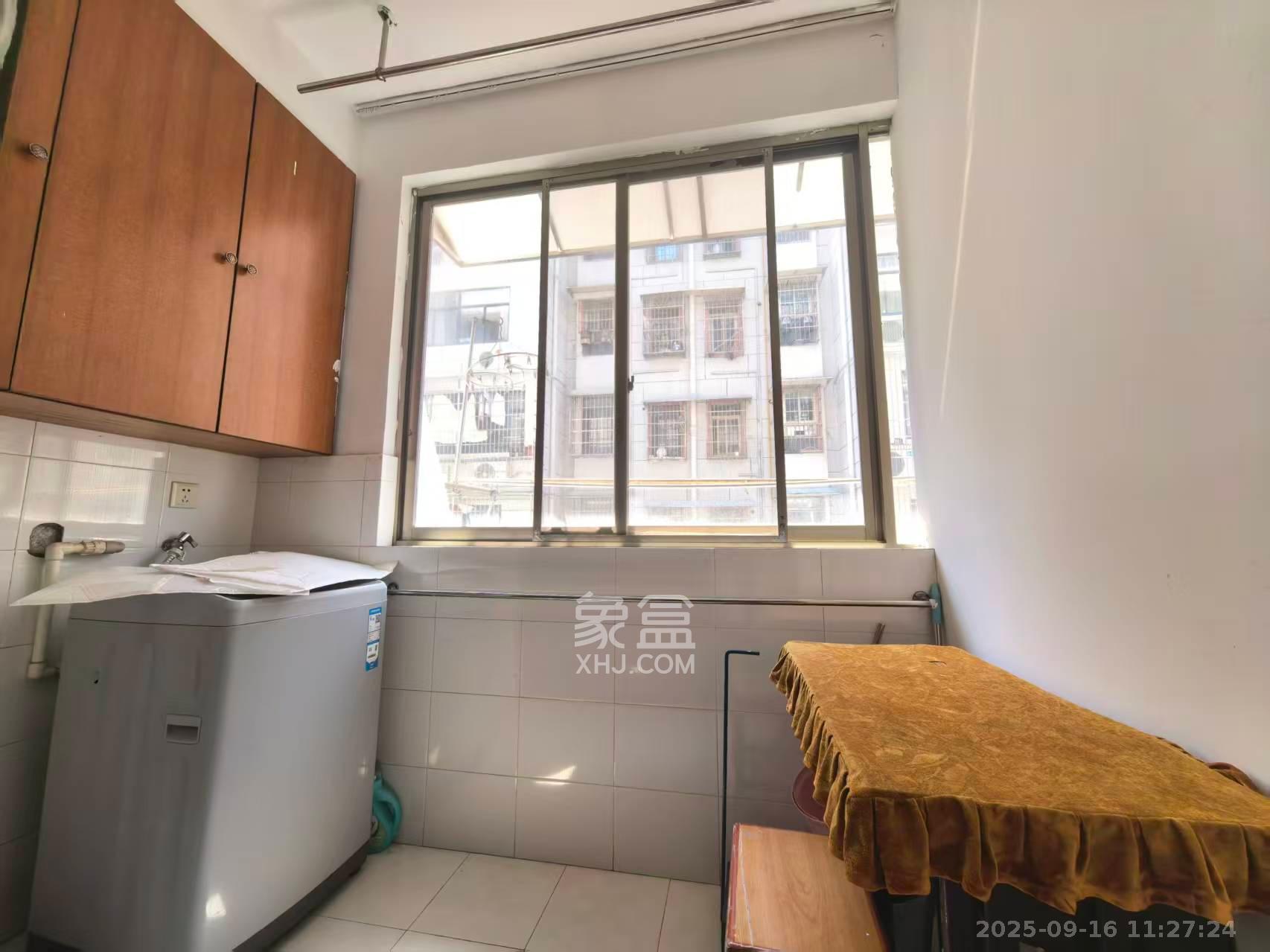 湘农桥社区  2室2厅1卫    2800.0元/月室内图