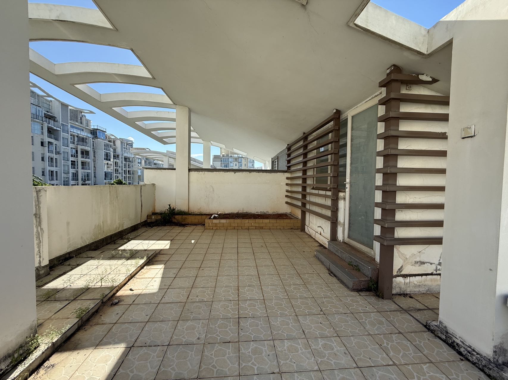 阳光经典 6室2厅5卫 100.0元/月 阳光经典 6室2厅5卫 100.0元/月室内图