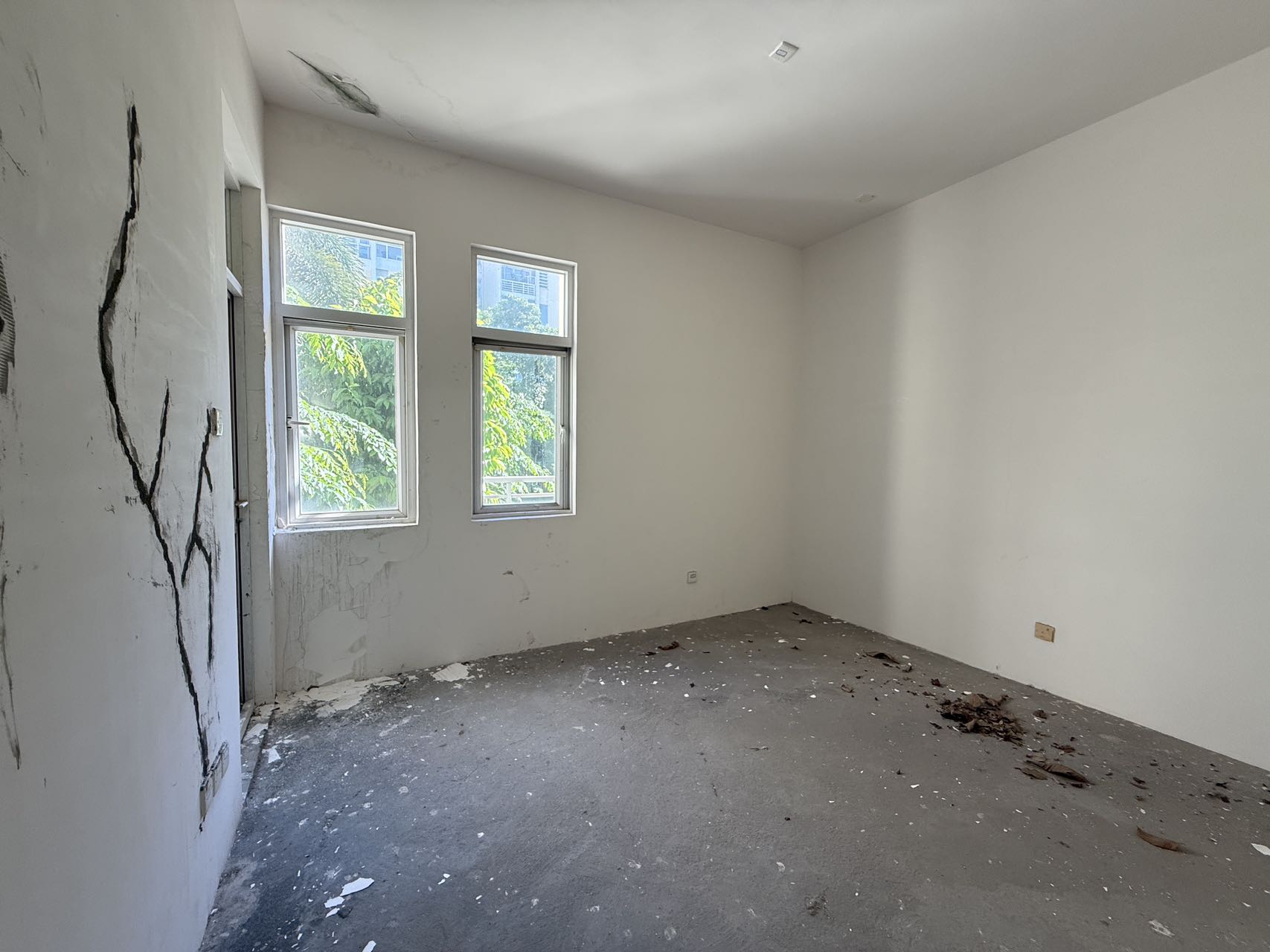 阳光经典 6室2厅5卫 100.0元/月 阳光经典 6室2厅5卫 100.0元/月室内图