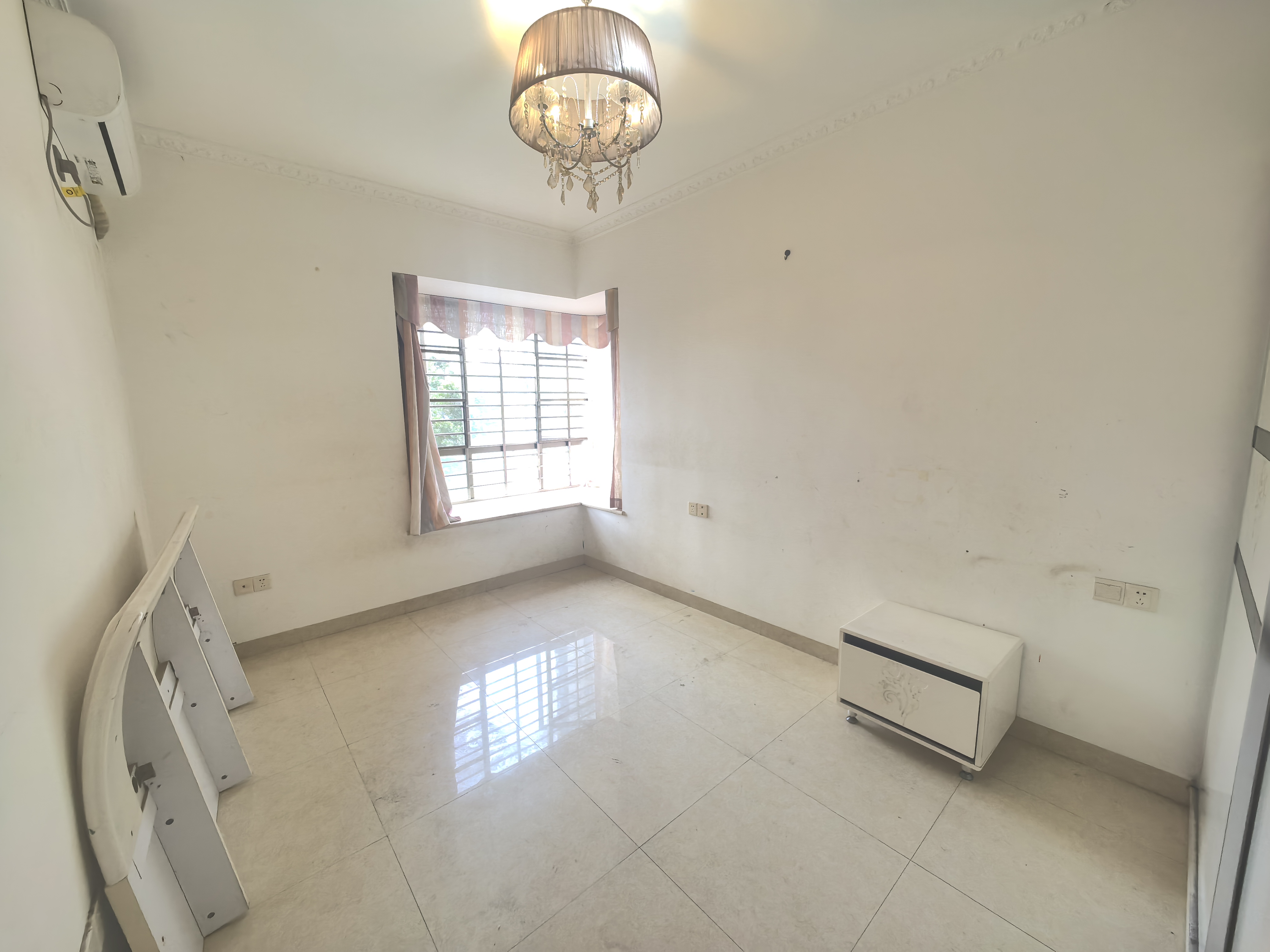 桂名园  3室2厅1卫    2300.0元/月室内图