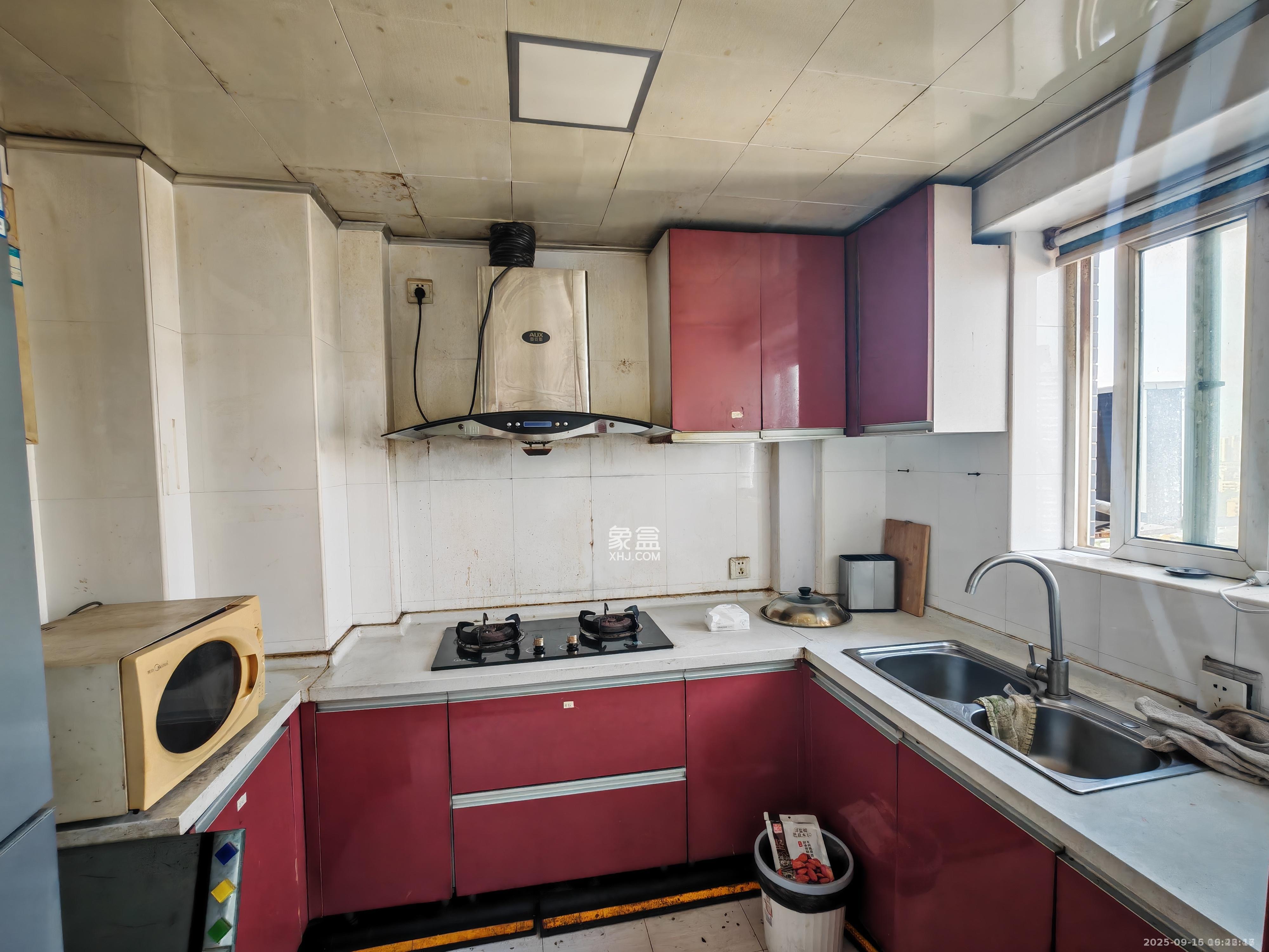 他城(天鸿时代公寓) 3室2厅1卫 1600.0元/月 他城(天鸿时代公寓) 3室2厅1卫 1600.0元/月室内图