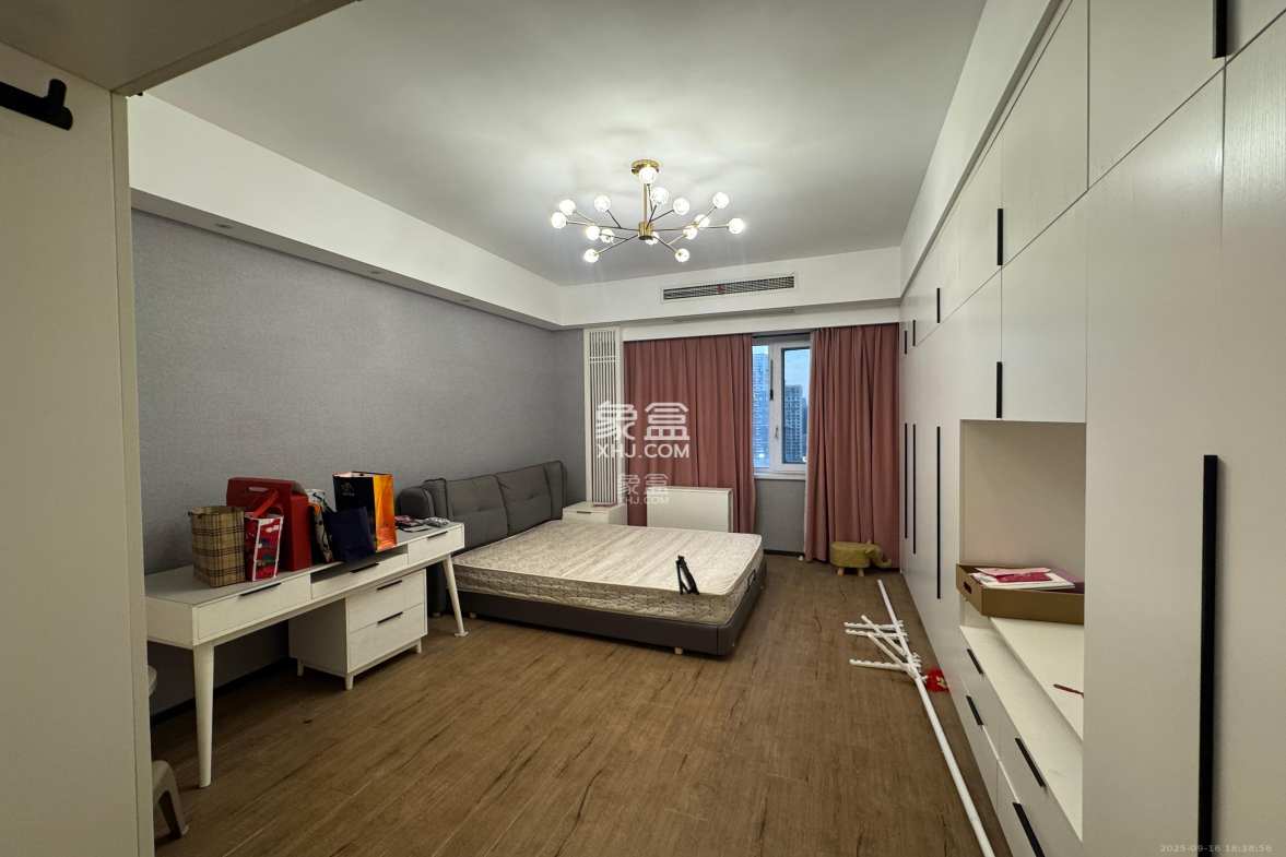 嘉斯茂购物广场(国中星城) 1室0厅0卫 1800.0元/月 嘉斯茂购物广场(国中星城) 1室0厅0卫 1800.0元/月室内图