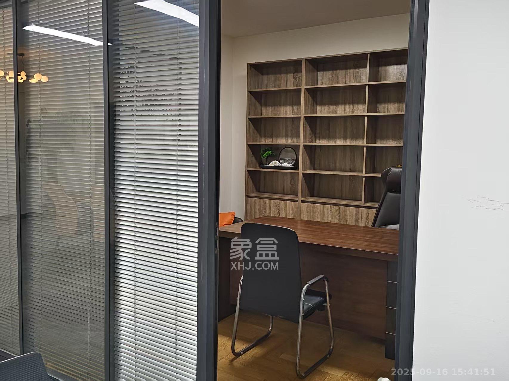 复地星光天地 2室1厅1卫 3600.0元/月 复地星光天地 2室1厅1卫 3600.0元/月室内图