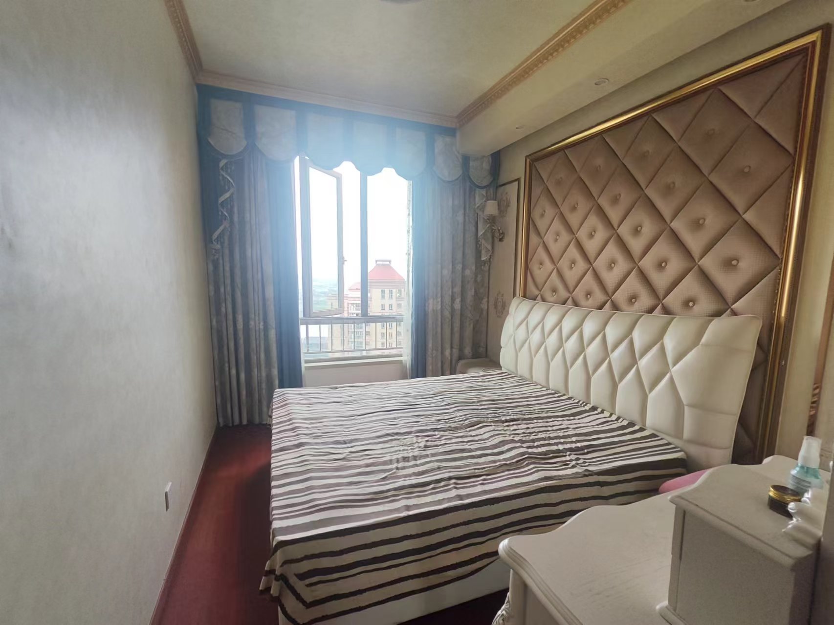 晋合湘水湾二期 4室2厅2卫 208.0万 晋合湘水湾二期 4室2厅2卫 208.0万室内图