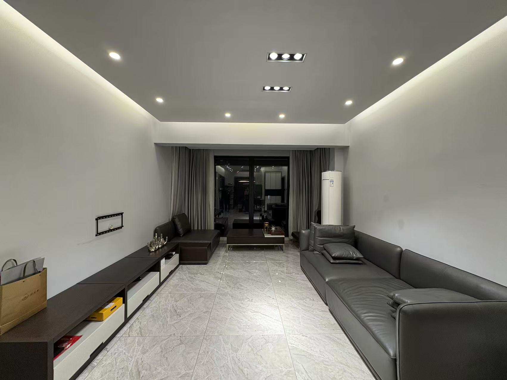 蓝溪谷  4室2厅2卫    85.0万