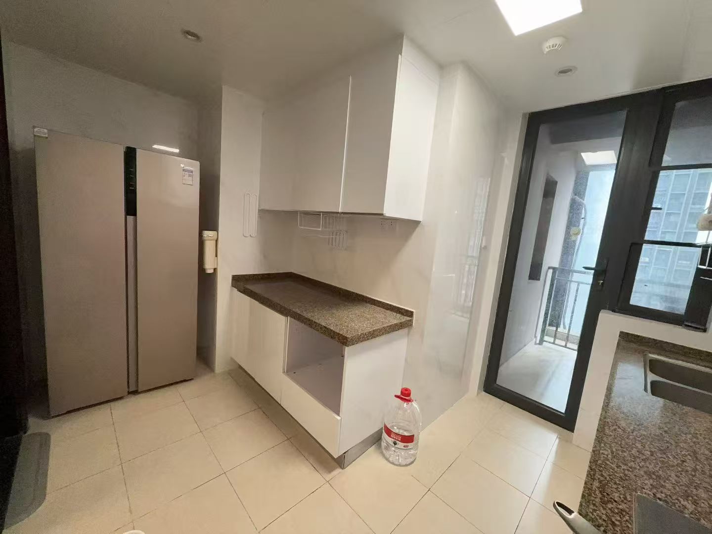 恒大美丽沙天寰湾 3室2厅2卫 4500.0元/月 恒大美丽沙天寰湾 3室2厅2卫 4500.0元/月室内图