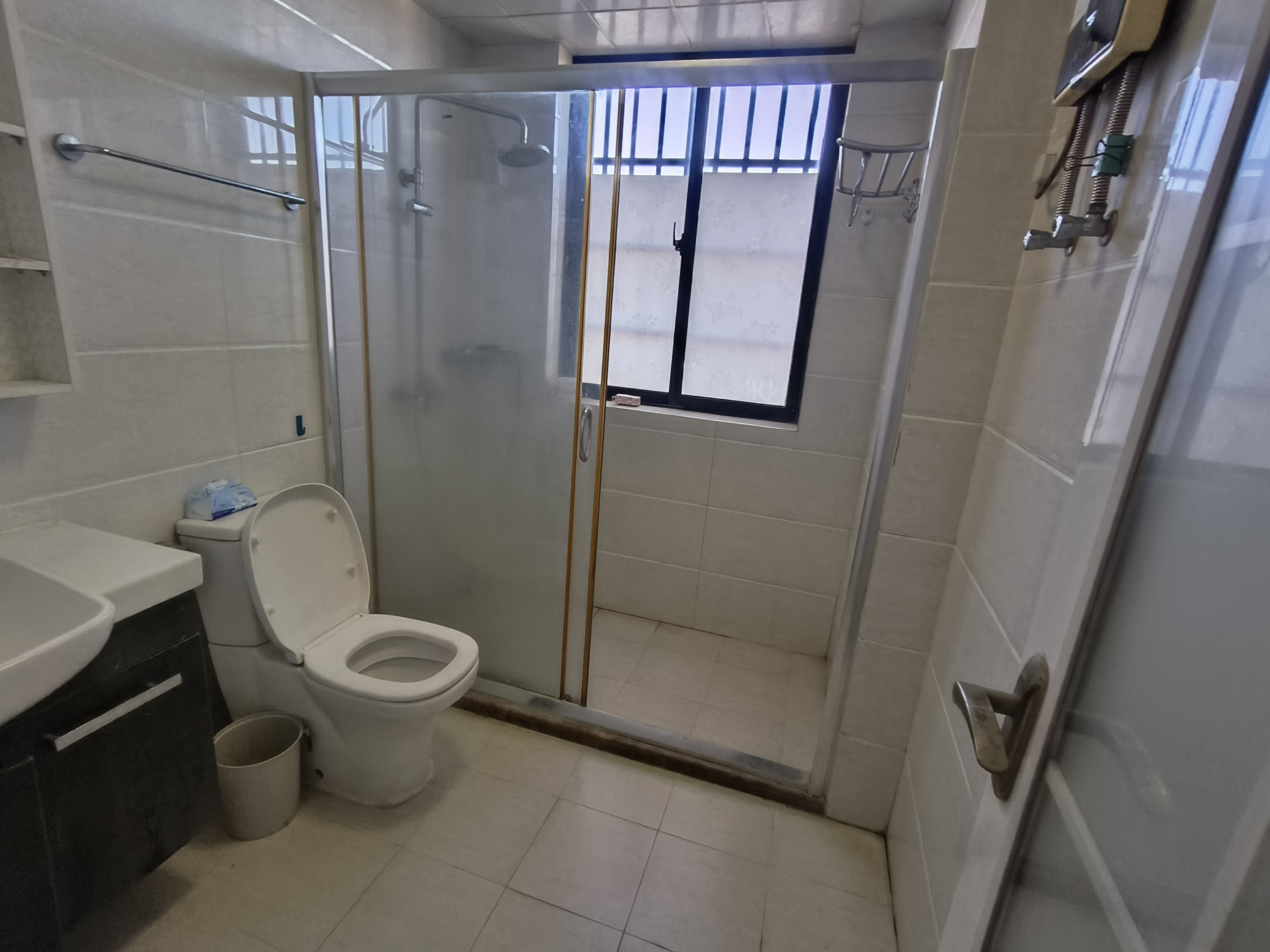 琥珀悠澜 3室2厅2卫 2300.0元/月 琥珀悠澜 3室2厅2卫 2300.0元/月室内图